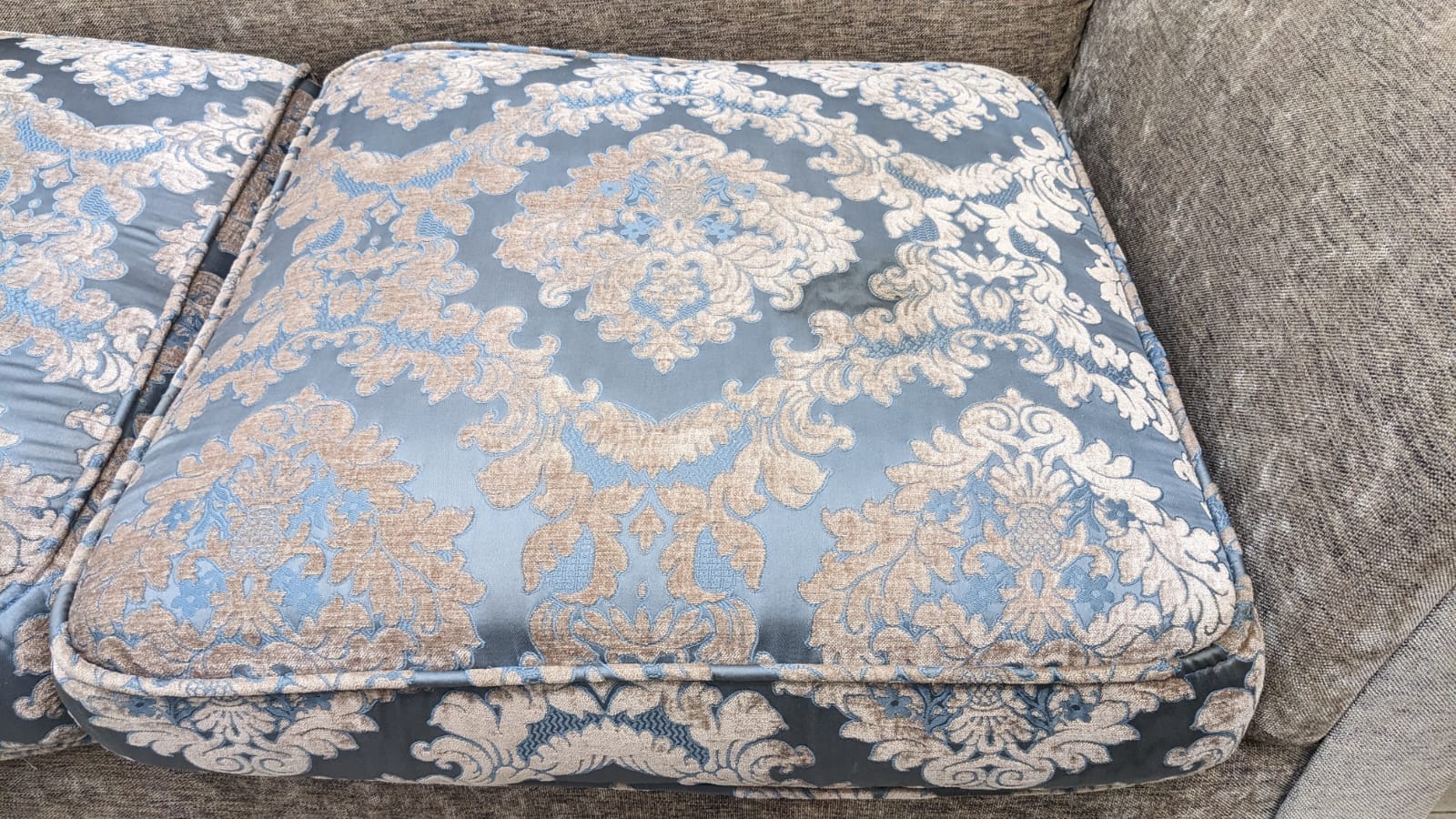 Comfortable 5 Seater Sofa Set