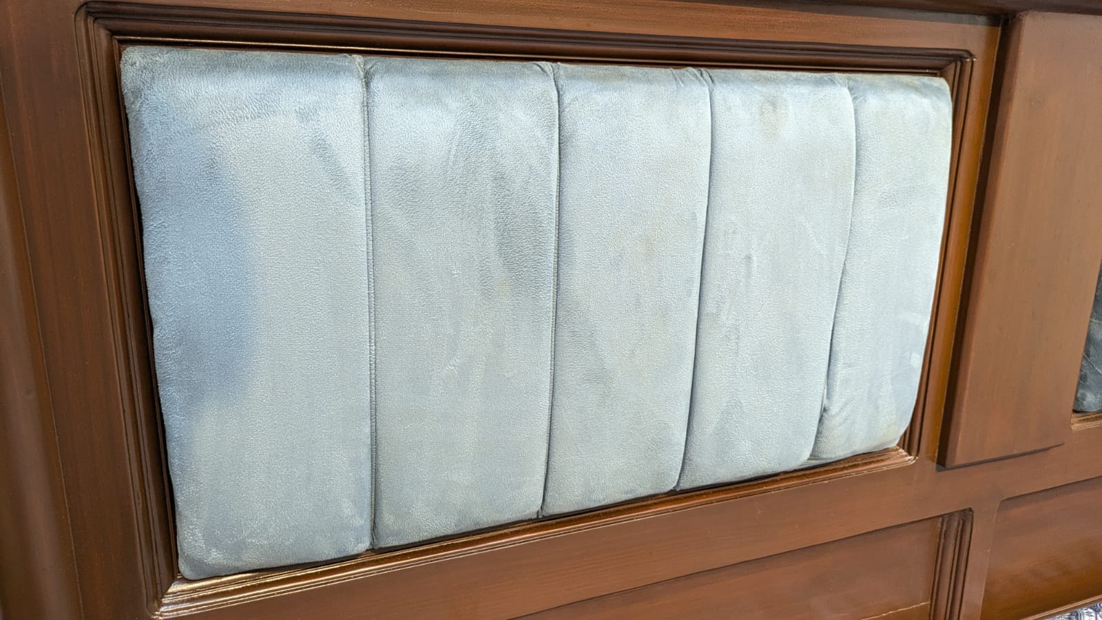King Size Bed With 2 Side Tables