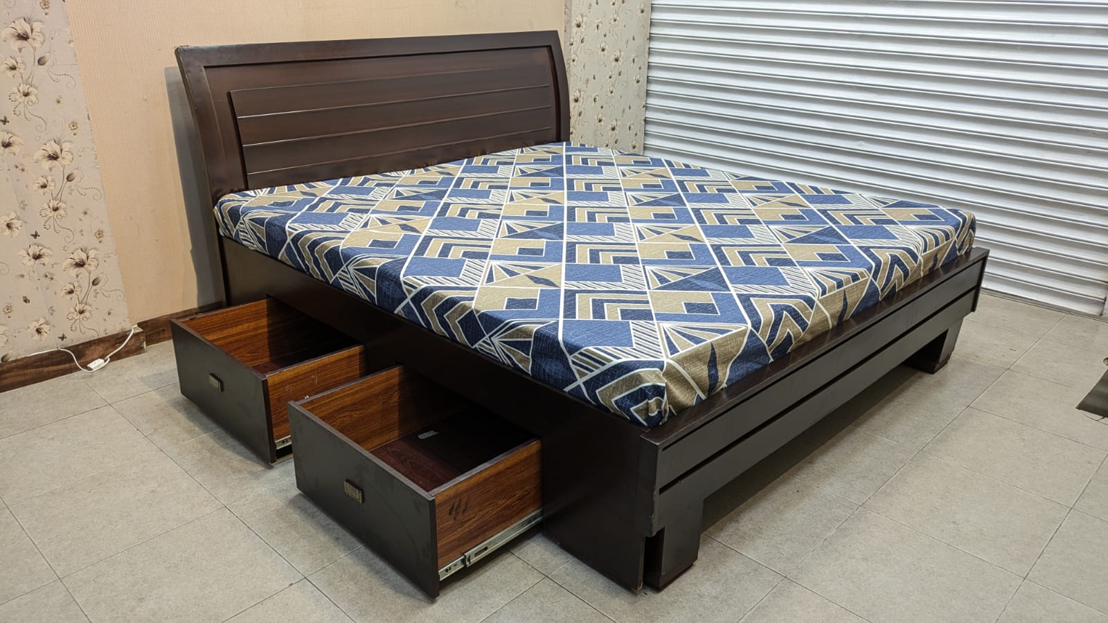King Size Bed With Storage Drawers
