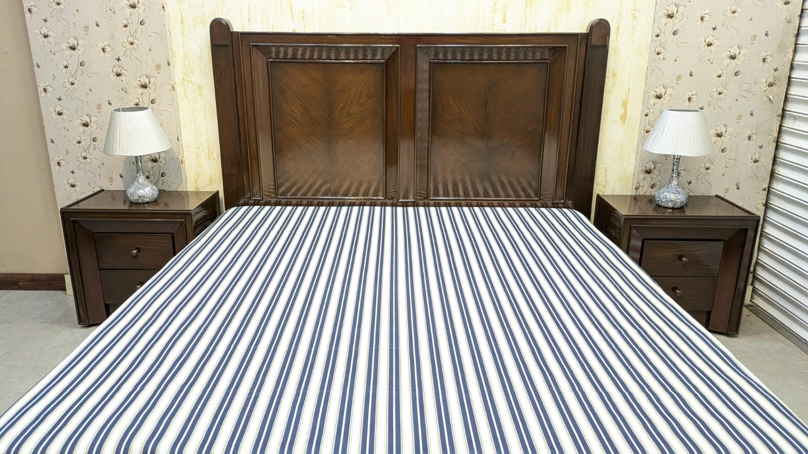Elegant King Size Bed Set