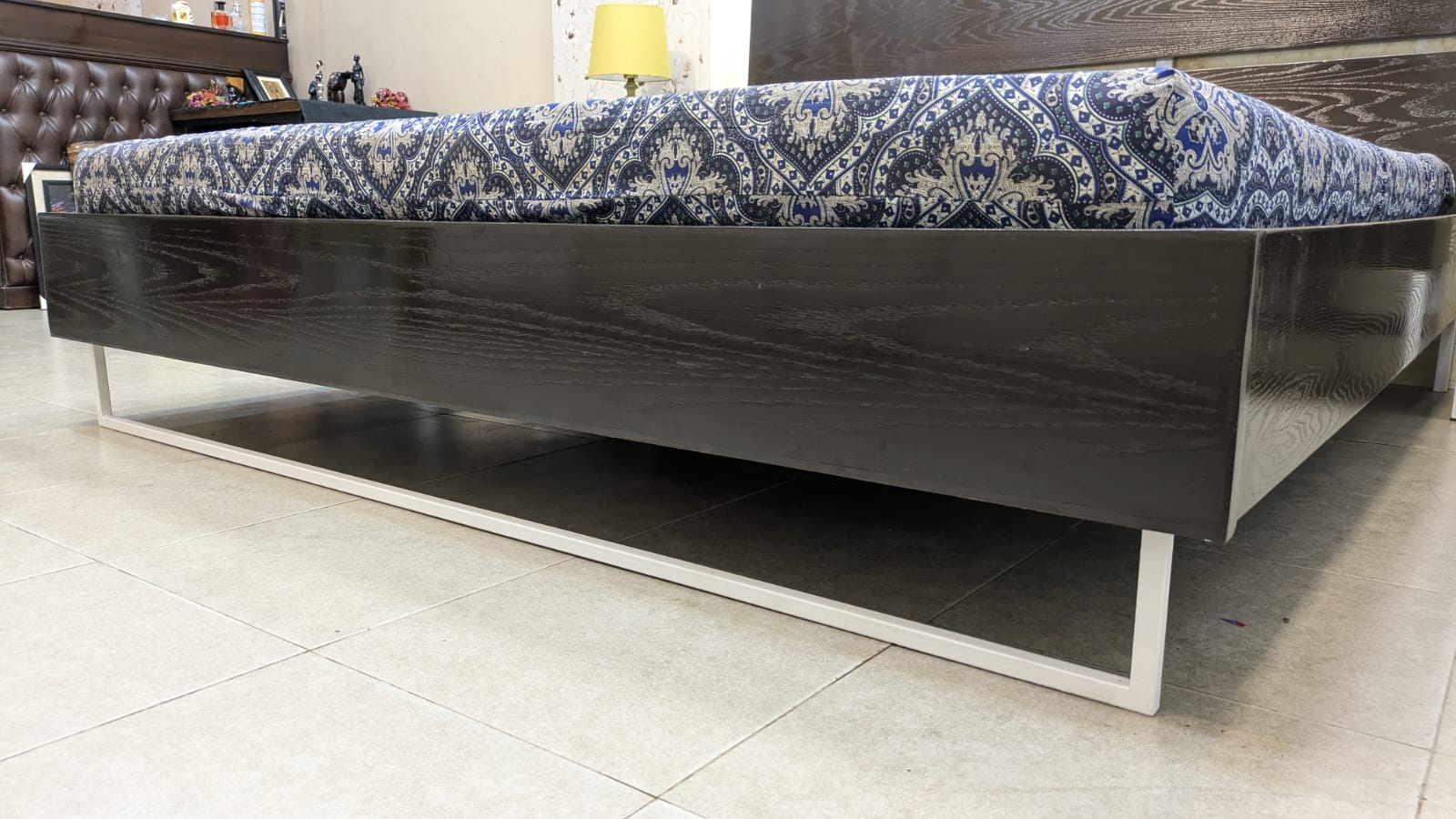 King Size Bed With 2 Side Tables