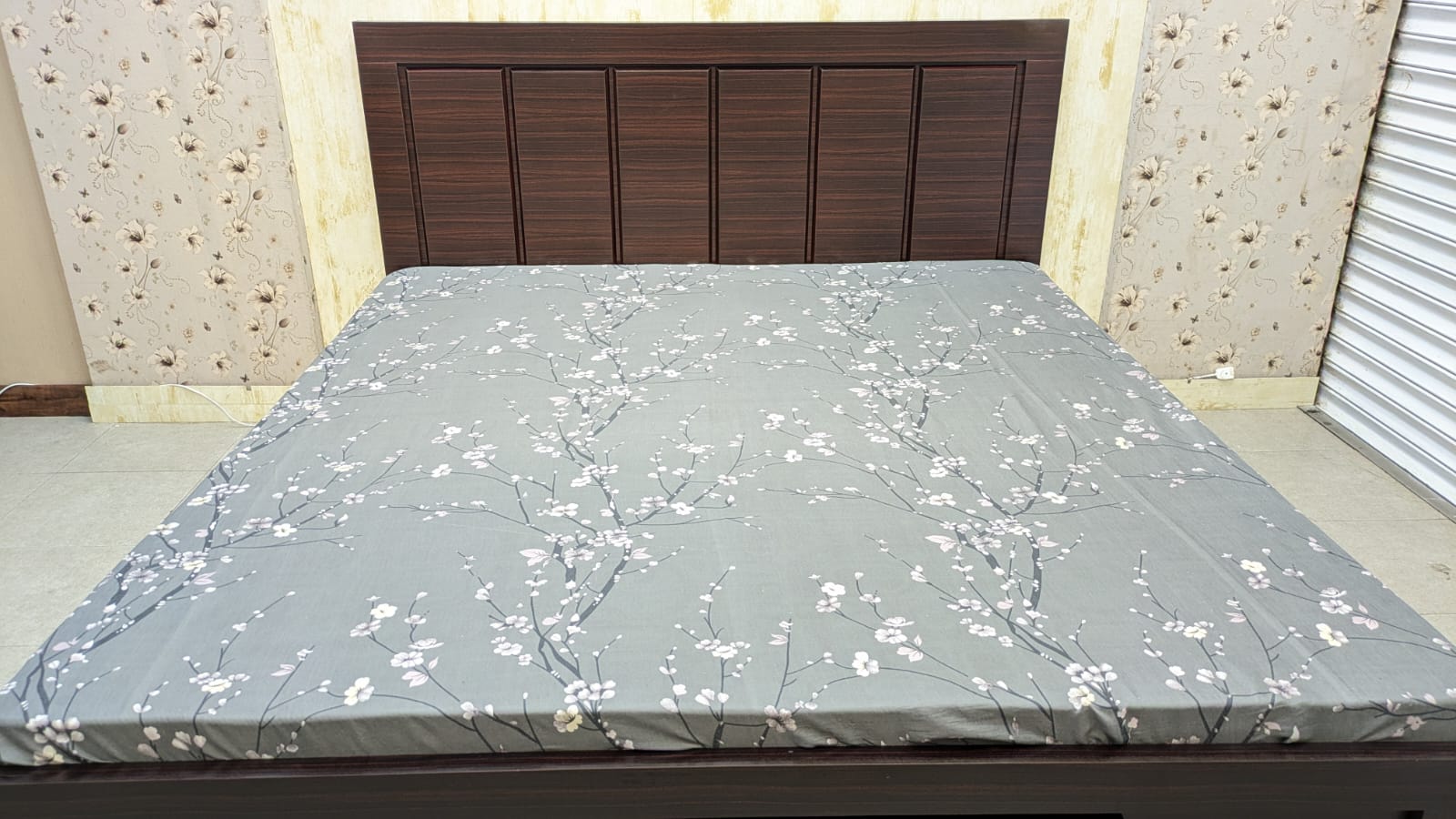 King size bed