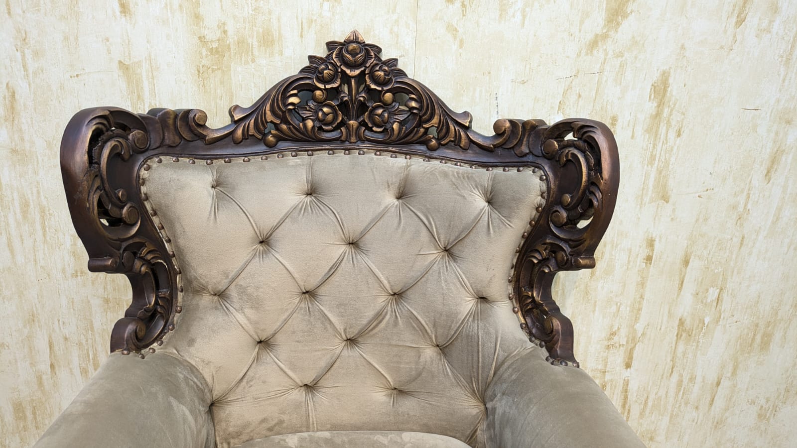 Solid Sheesham Wood Chinioti 5-Seater Sofa Set