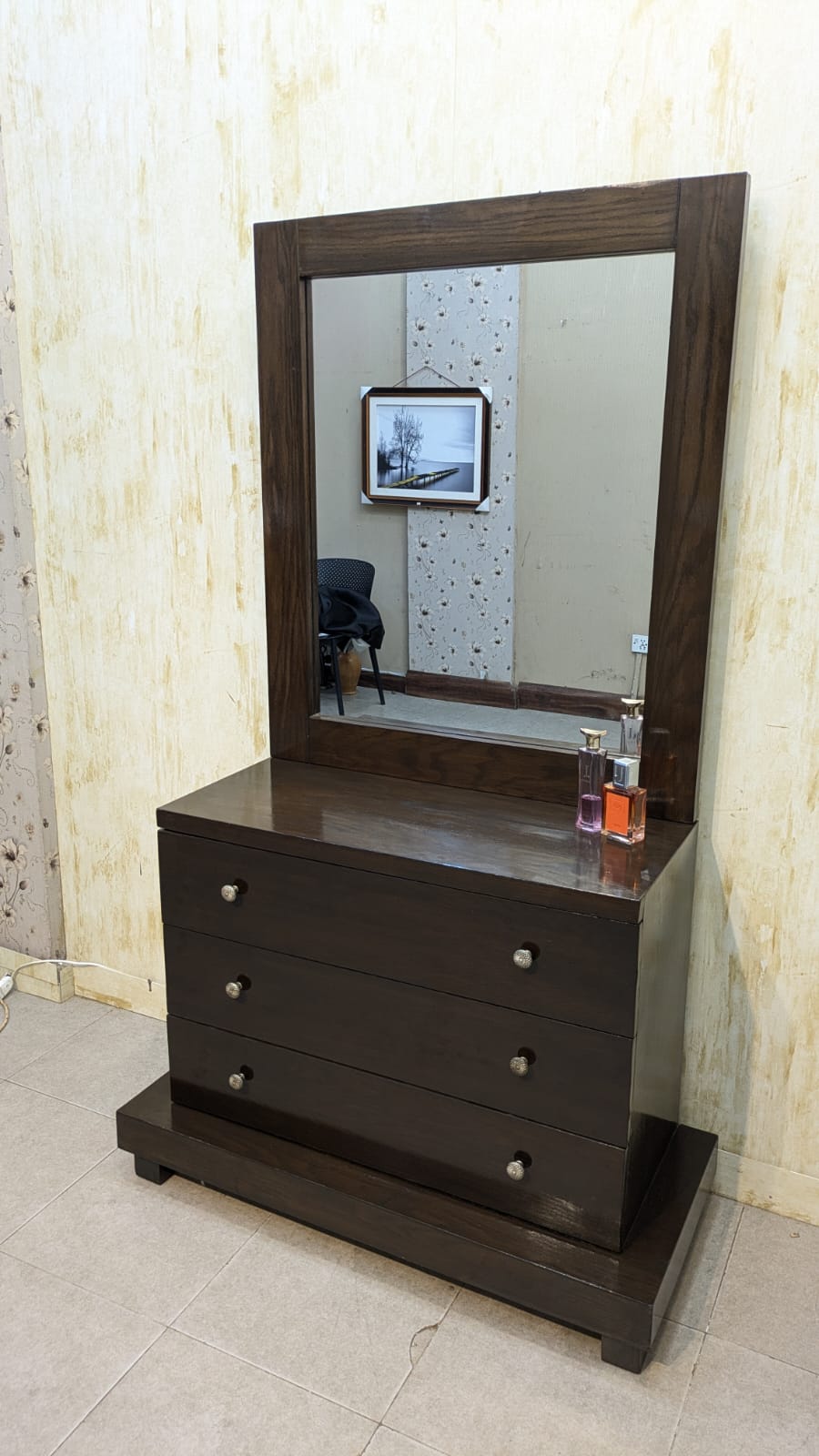 Dressing table