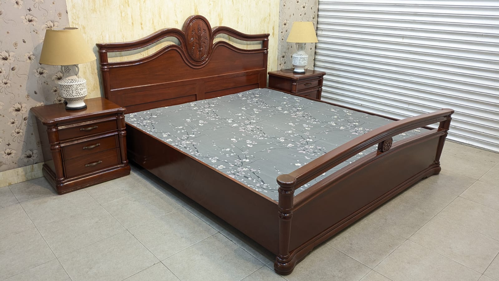 Elegant Sheesham Wood and ply King Size Bed Set