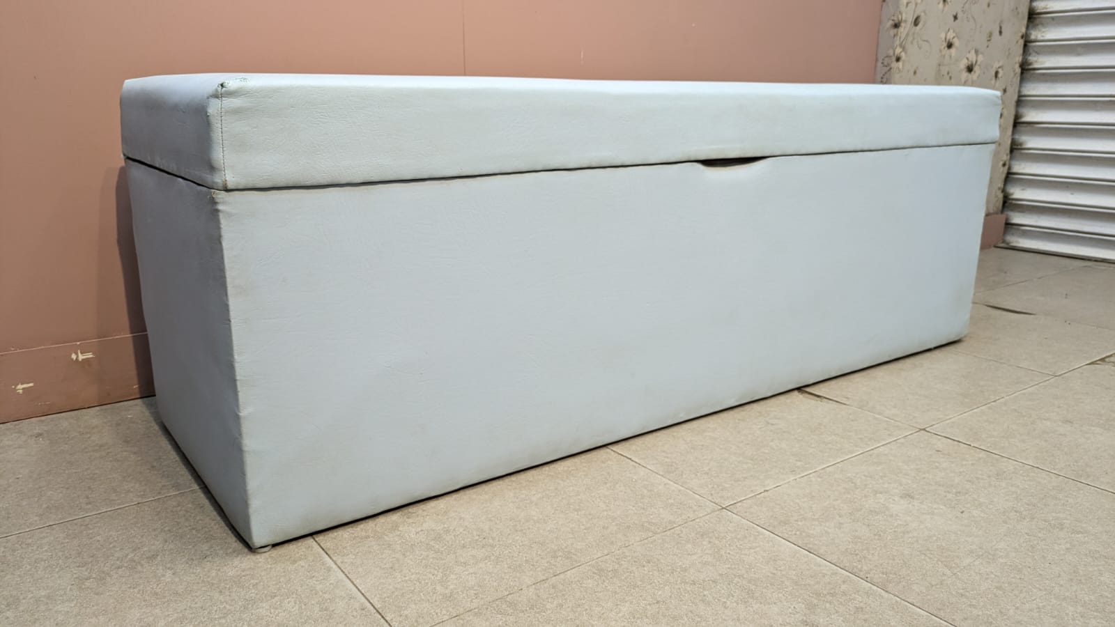 Leatherette Storage Sattee