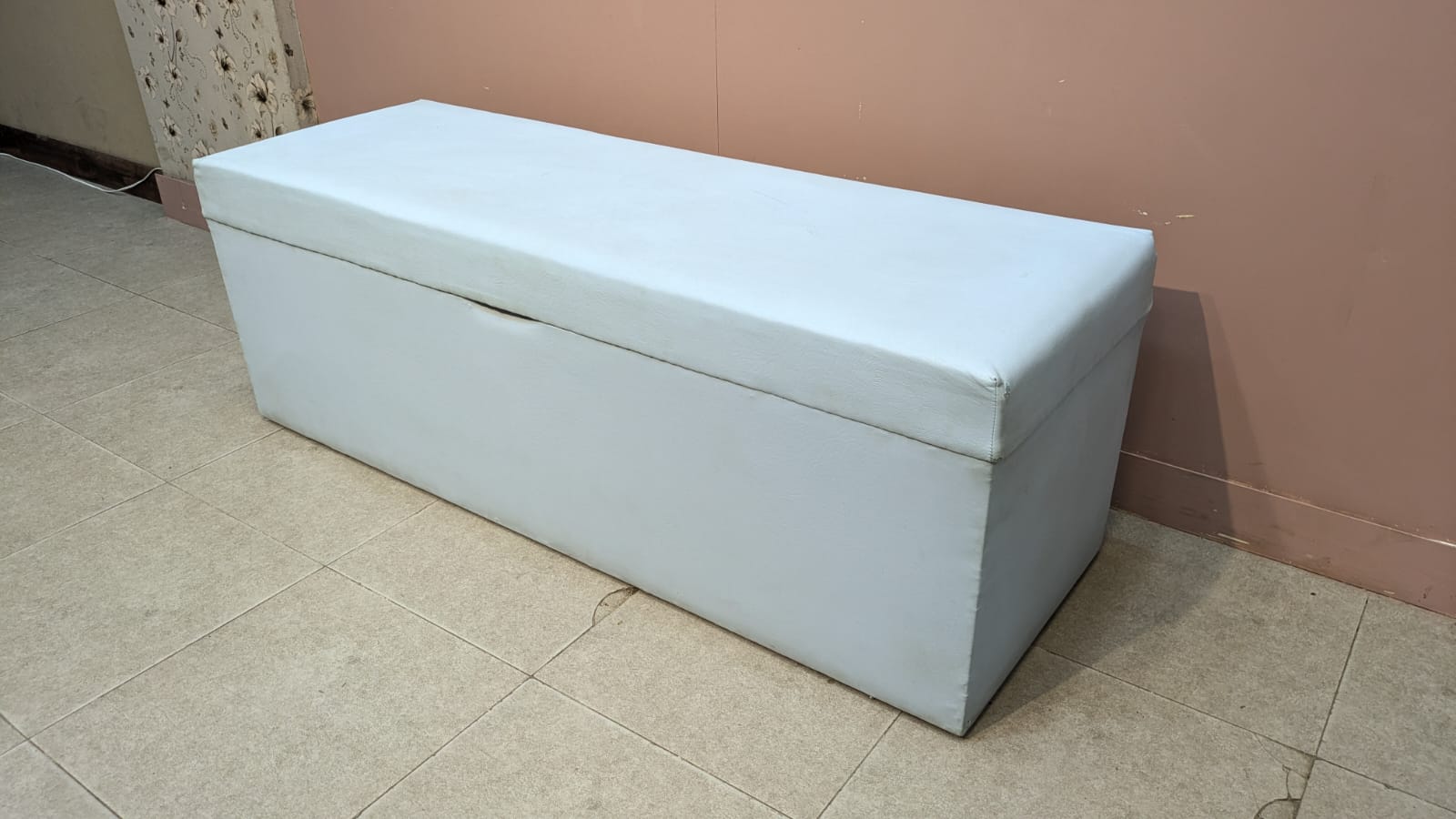Leatherette Storage Sattee
