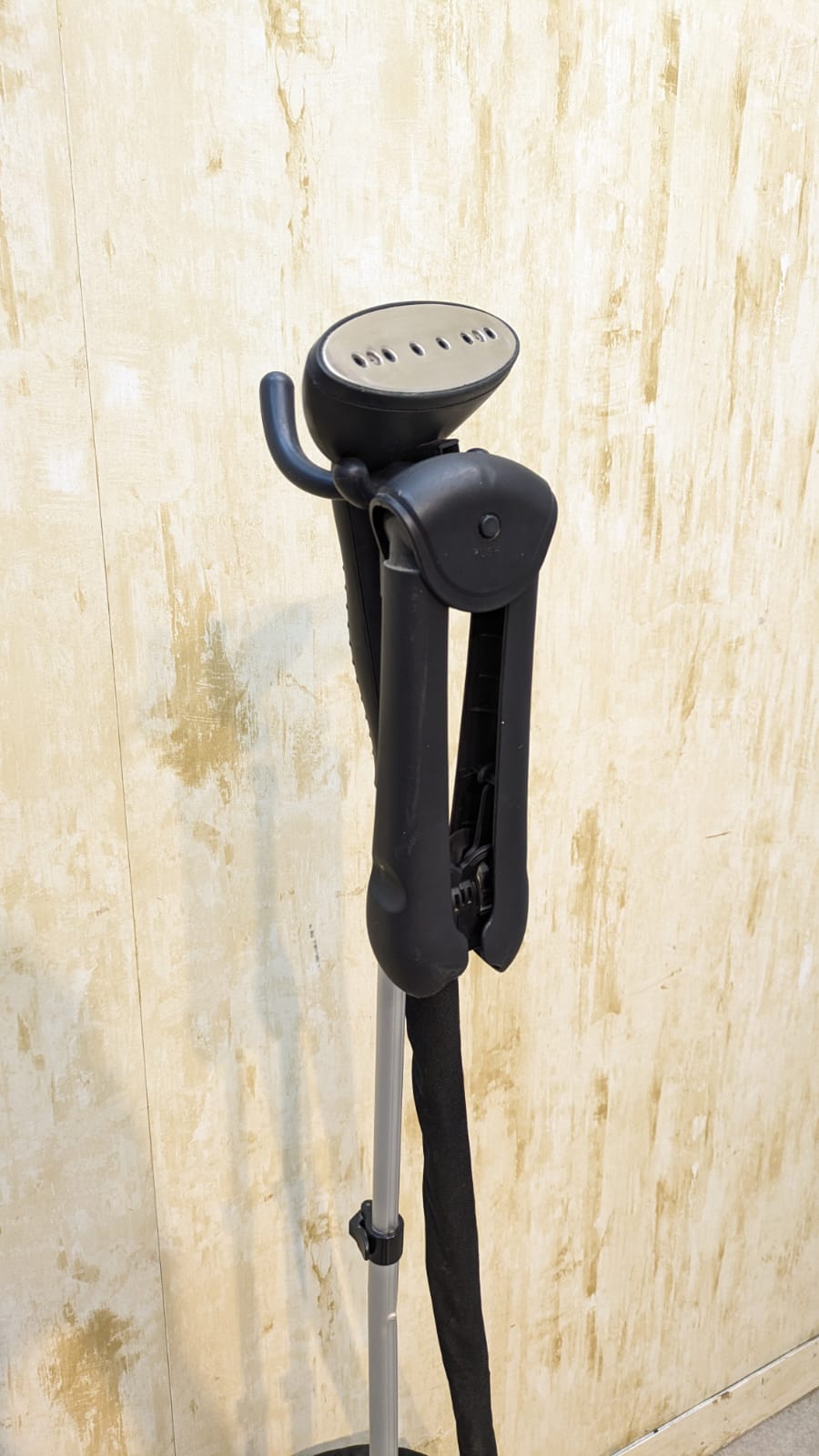 Elite Appliances Garment Steamer – Quick & Easy Wrinkle Removal