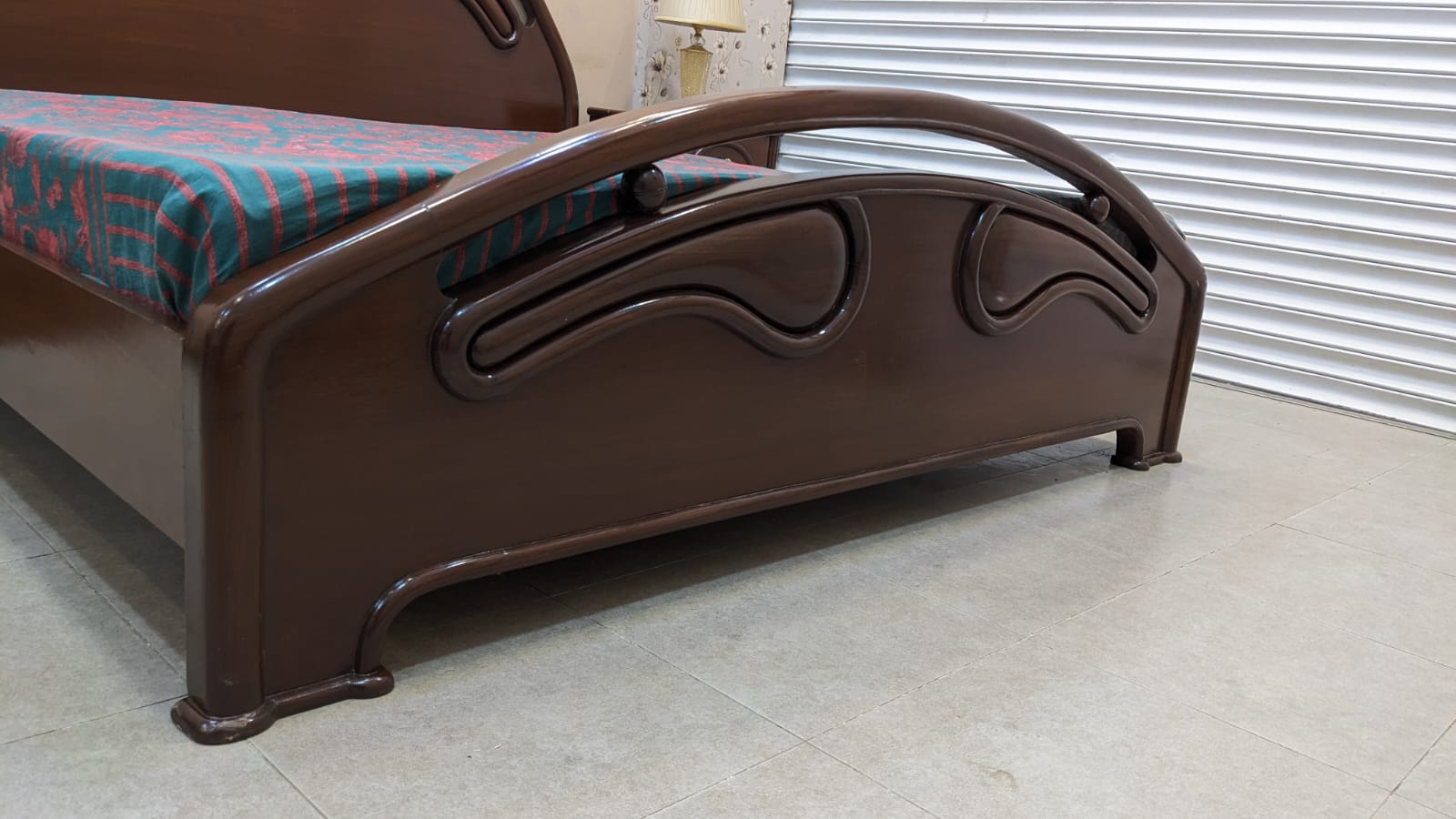 King Size Bed With 2 Side Tables