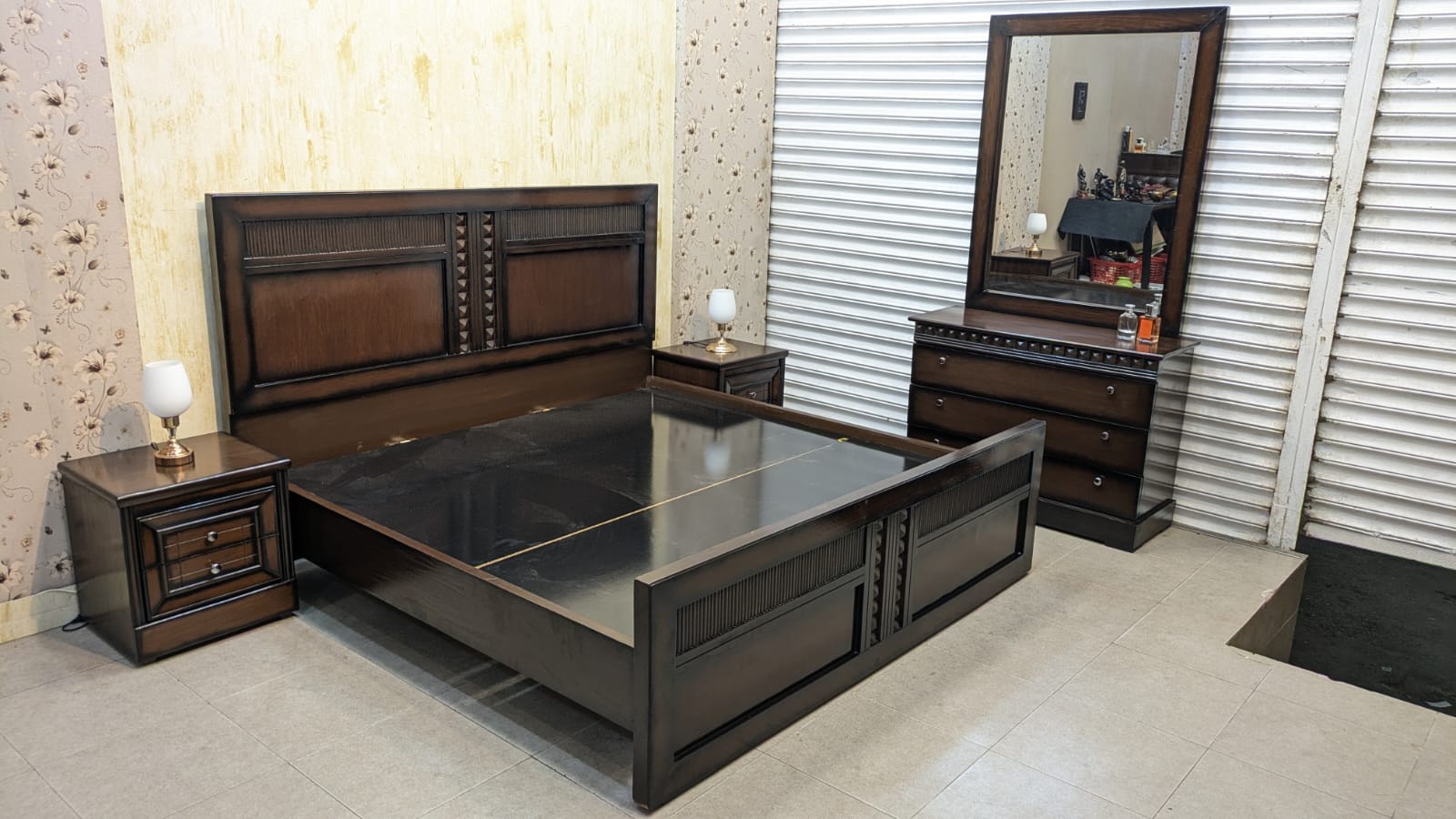 Elegant Design Double Bed Set