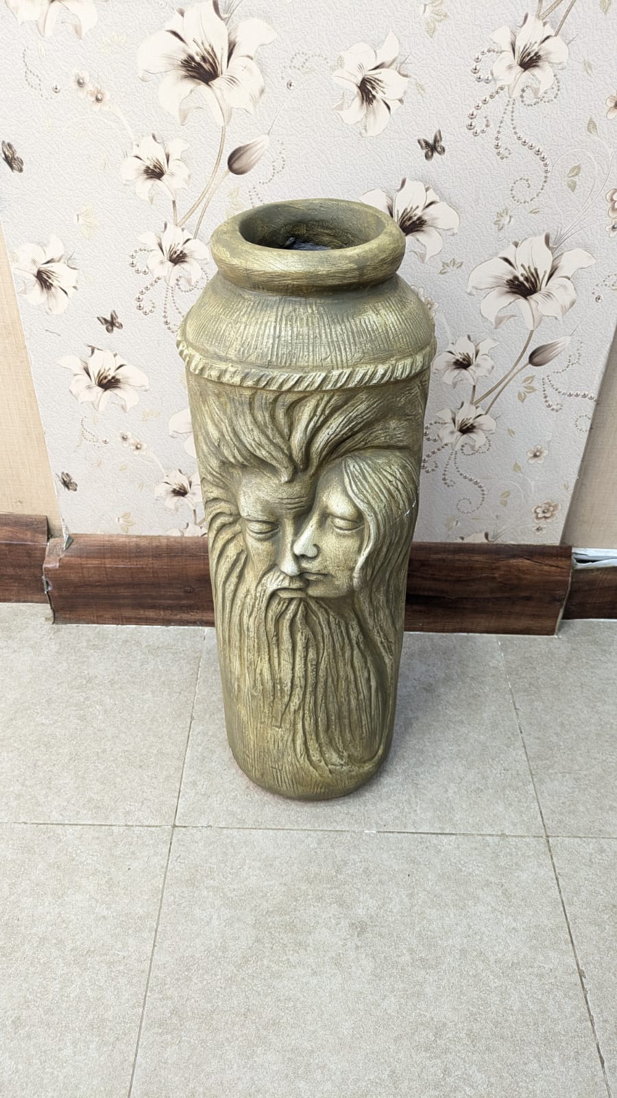 Brand New Cut Face Flowers Vase