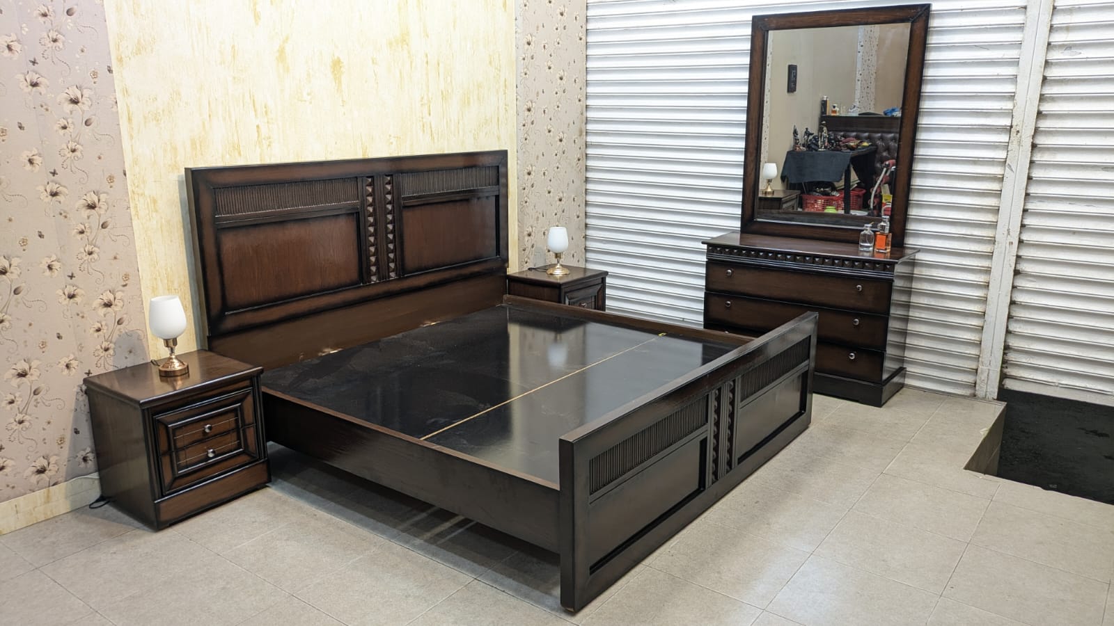 Elegant Design Double Bed Set