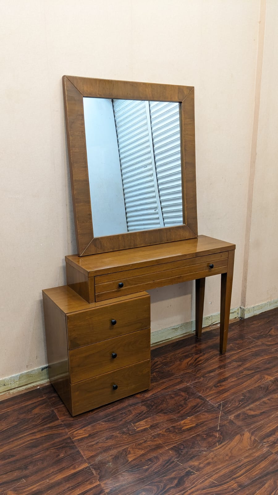 Dressing Table with Mirror