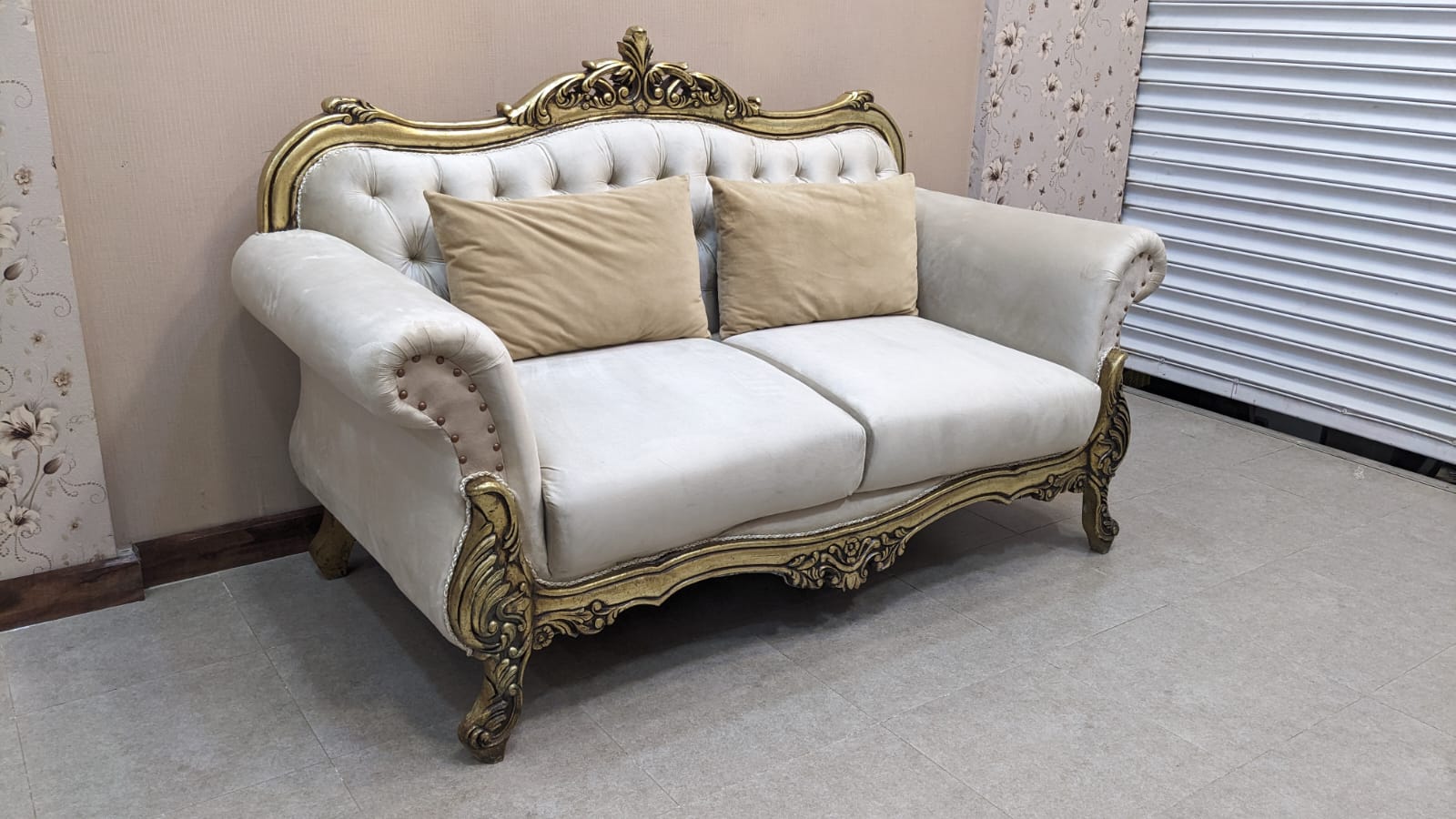 Comfortable 4 Seater Sofa Set