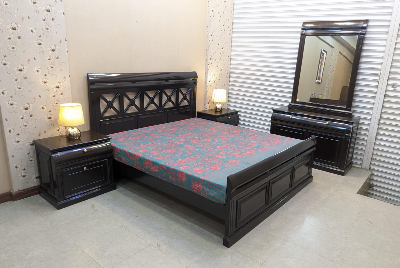King Size Bed With 2 Side Tables and Dressing Table