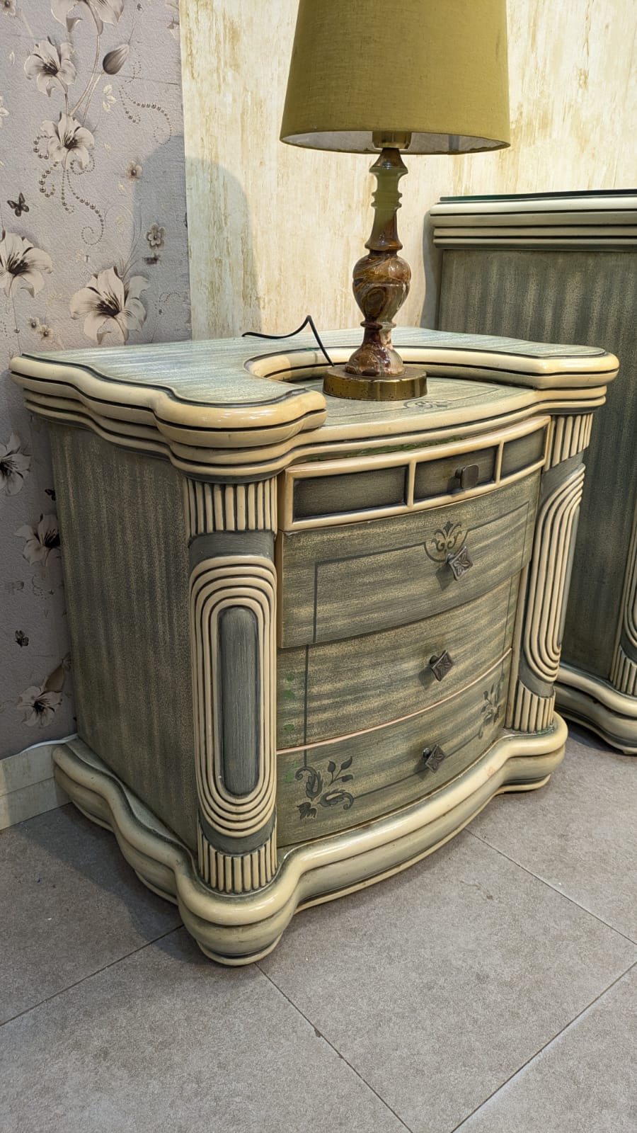 Chester With 2 Side Tables