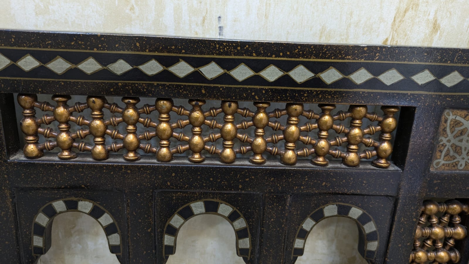IMPORTED ANTIQUE MIDDLE EASTERN MOORISH ARMCHAIR