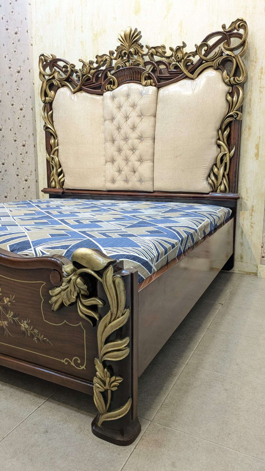 Luxurious King Size Bed