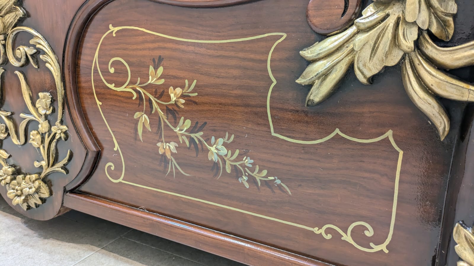Luxurious King Size Bed