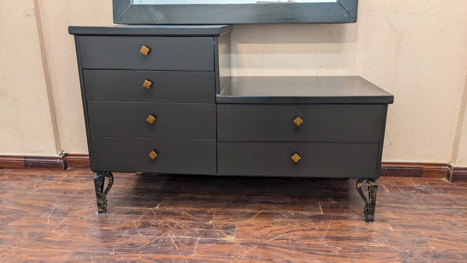 King Size Bed with 2 Side Tables and Dressing Table