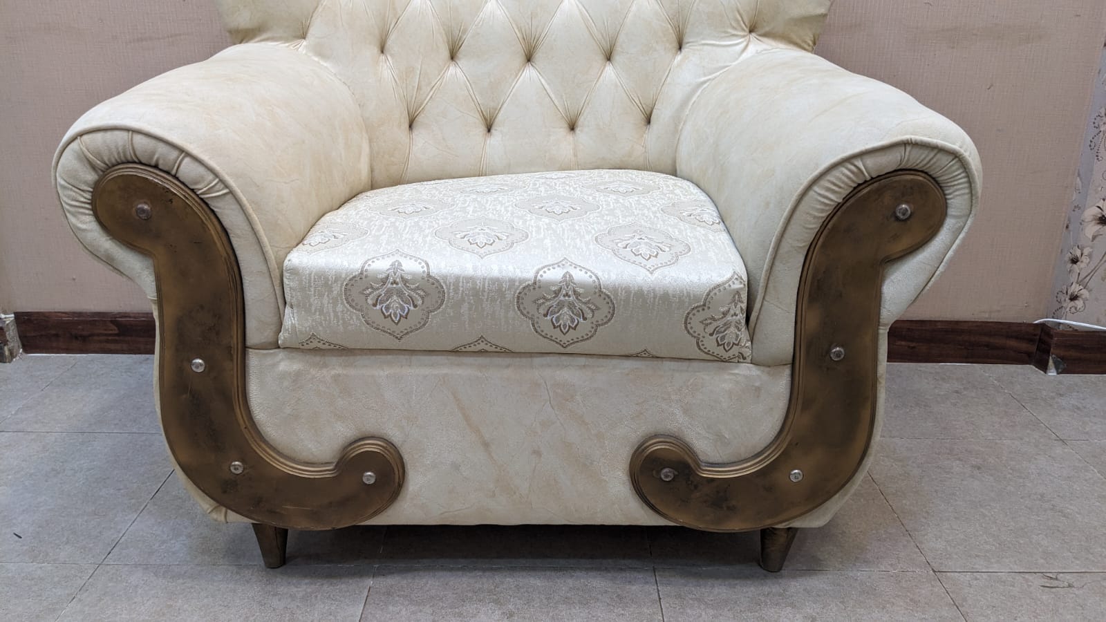 Stylish 7 Seater Sofa Set