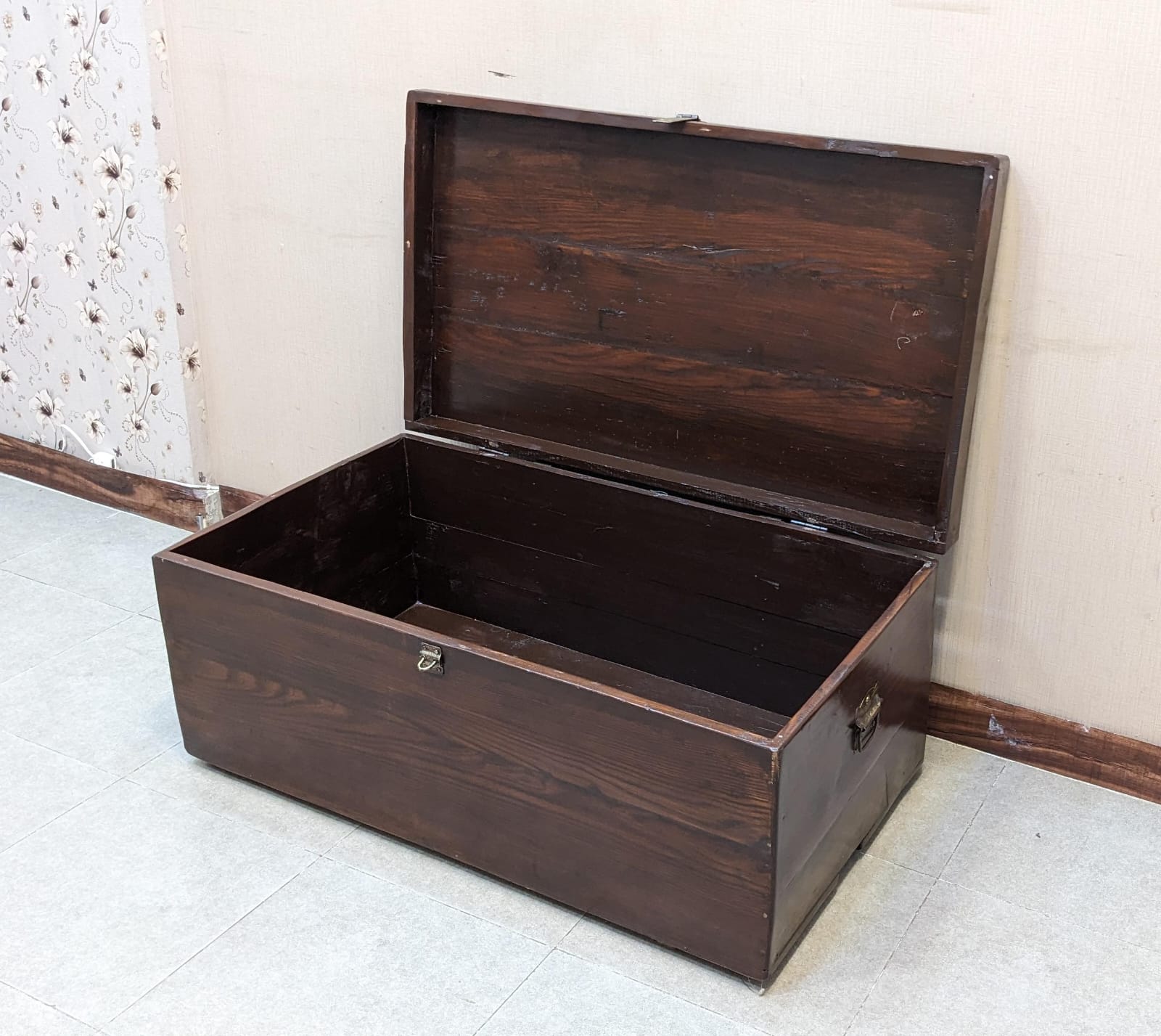 Antique Koffer Chest