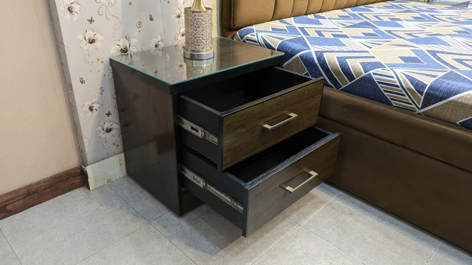 Modern Design King Size Bedroom Set