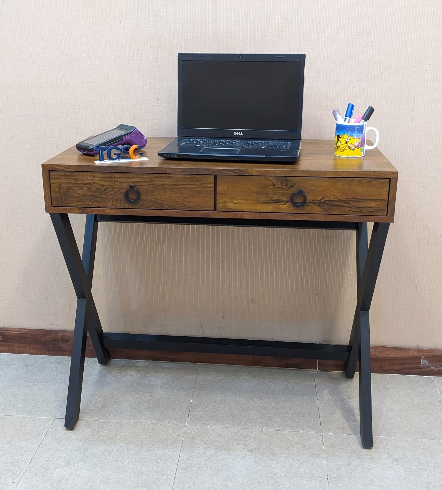 Divinecrafts Brand New Writing Table