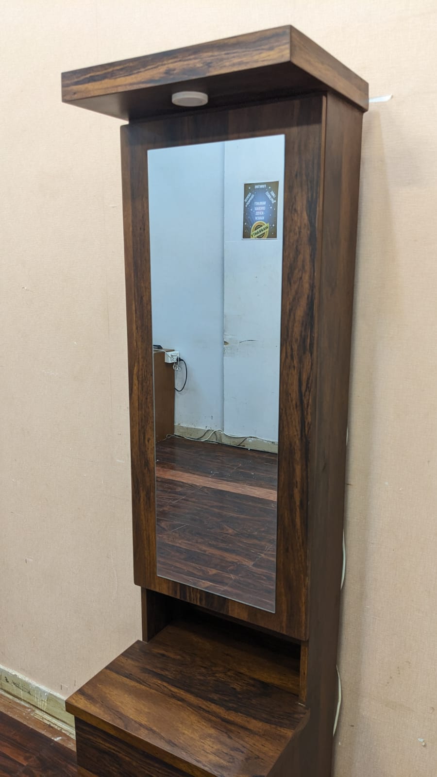 DivineCrafts New Dressing Table