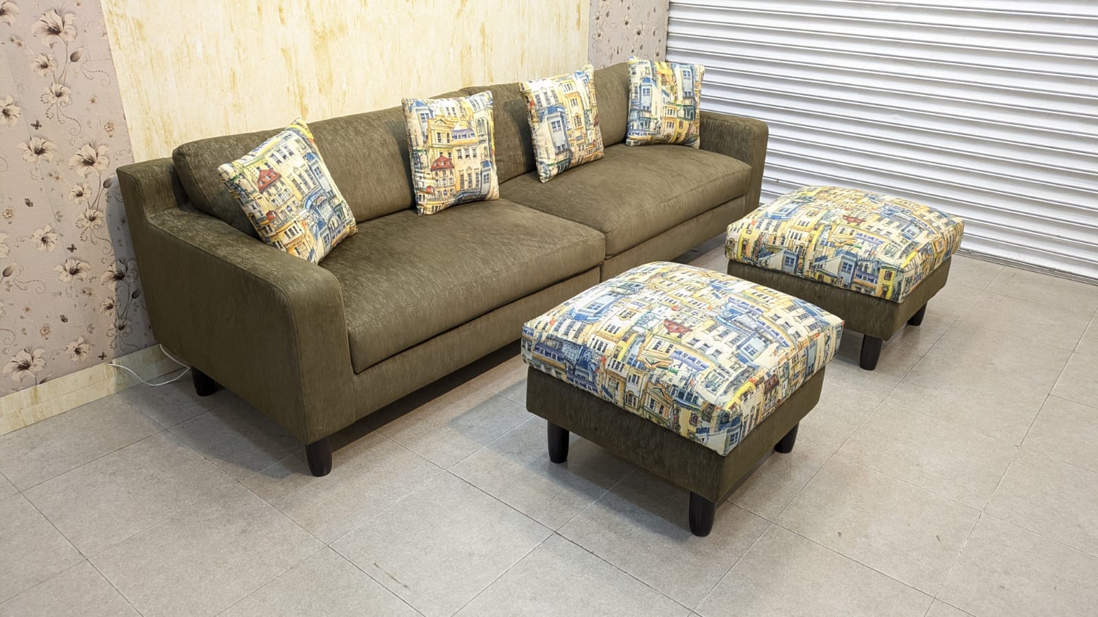 4 Seater Sofa Set with 2 Ottomans
