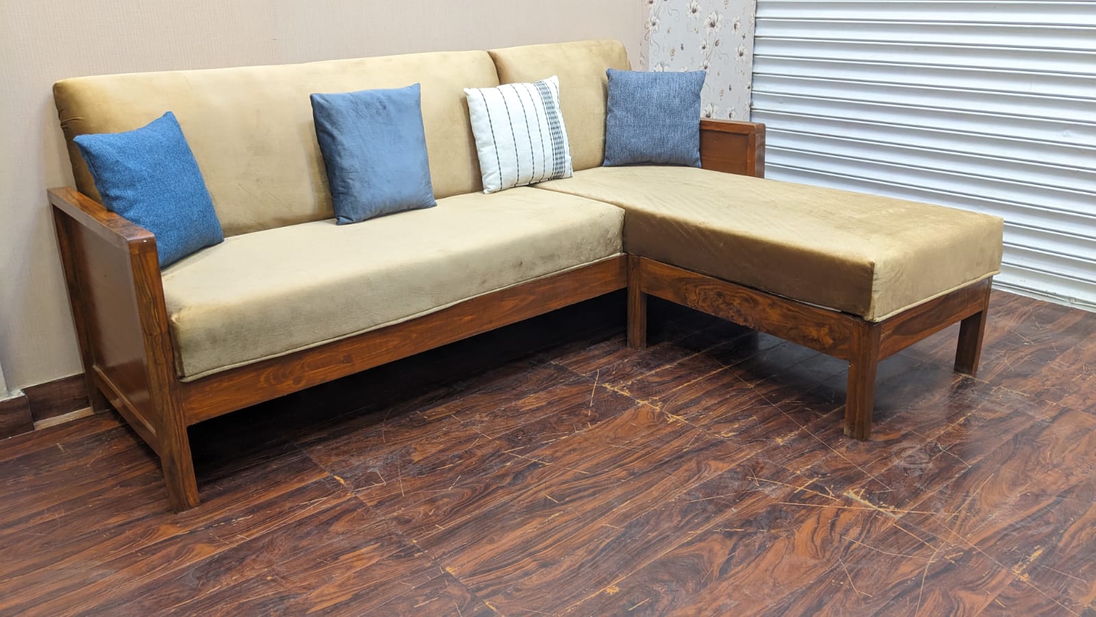 Sheesham Wood 4 Seater L Shape Sofa Set