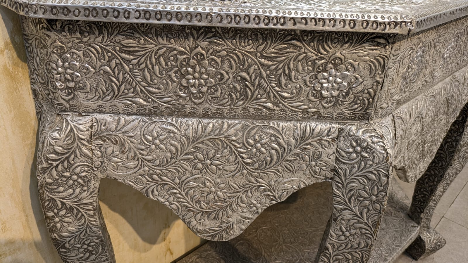 Traditional Silver Embossed Console with Wall Mounted Mirror and 2 Accent Chairs