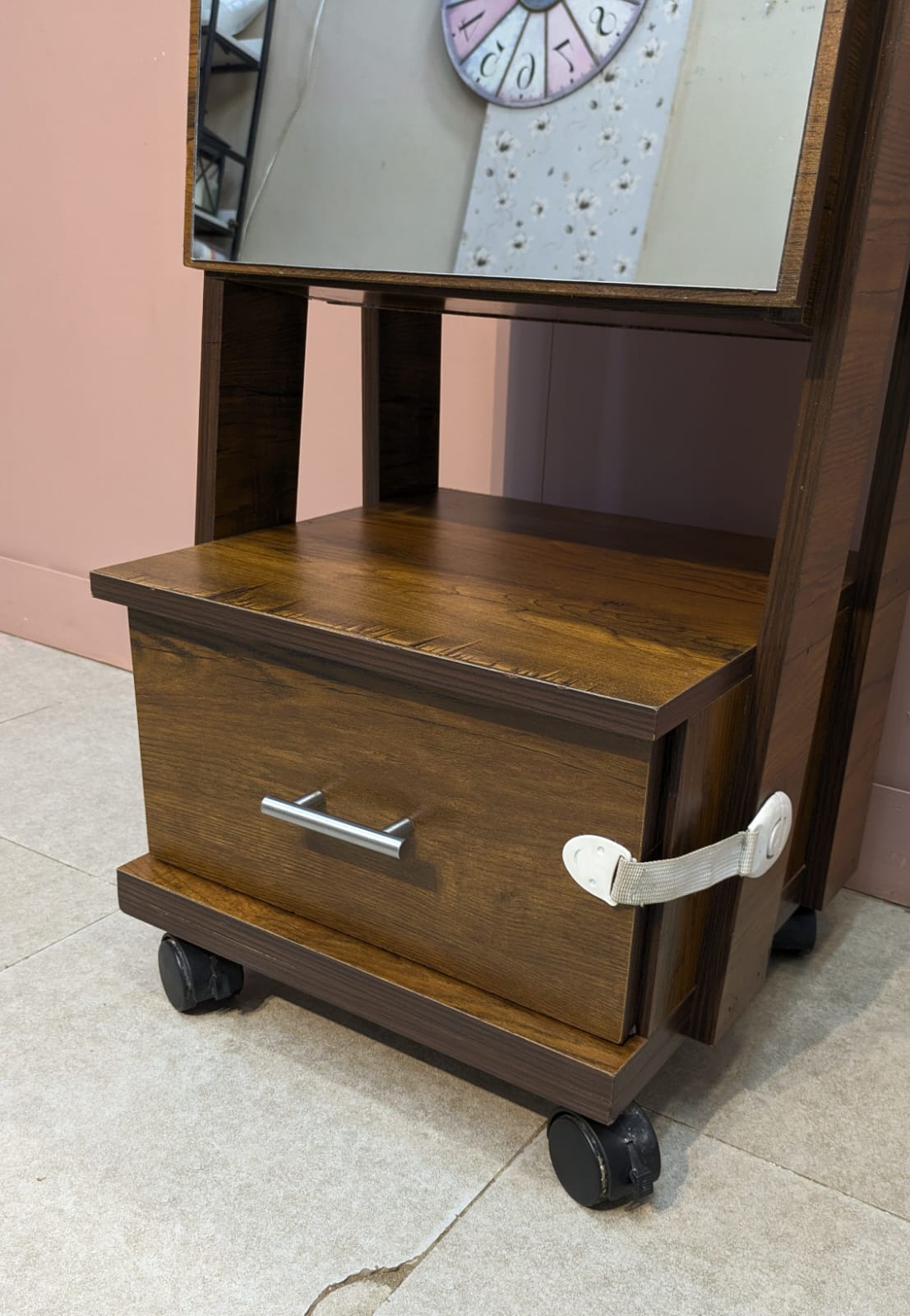 Smart Dressing Table