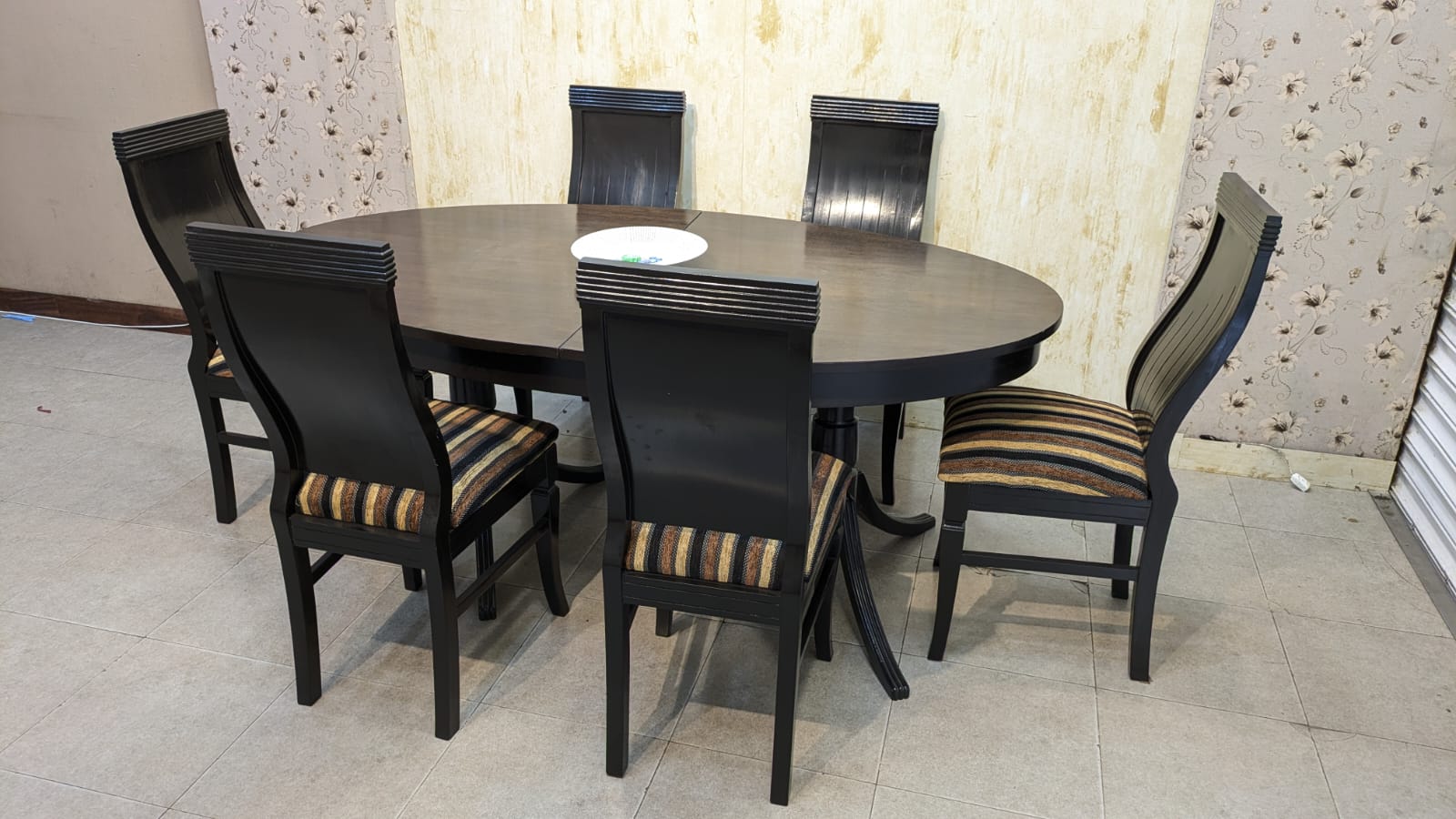 Imported 6 Seater Extendable Dining Table