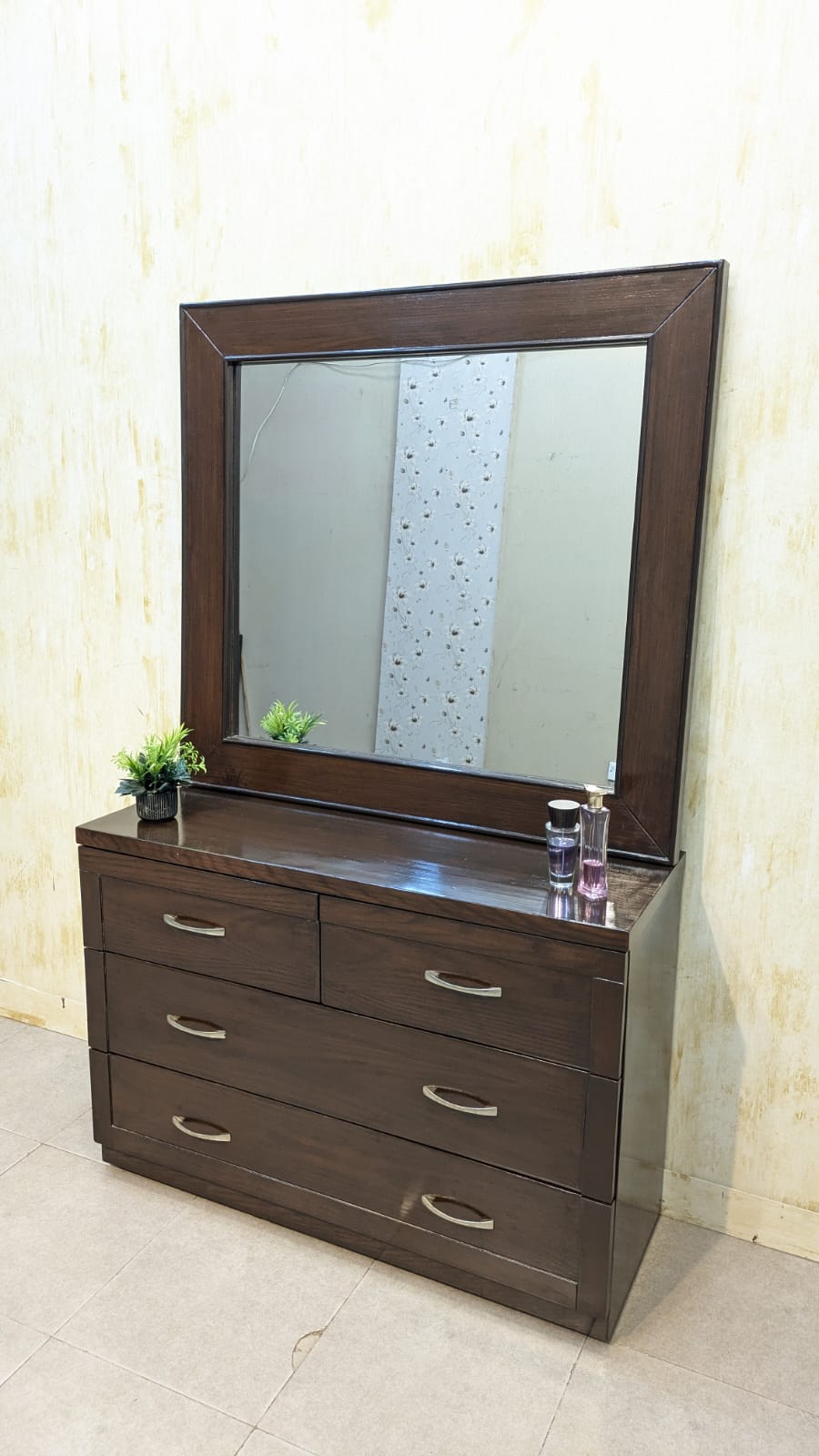 Elegant Dressing Table With Wall mounted Mirror