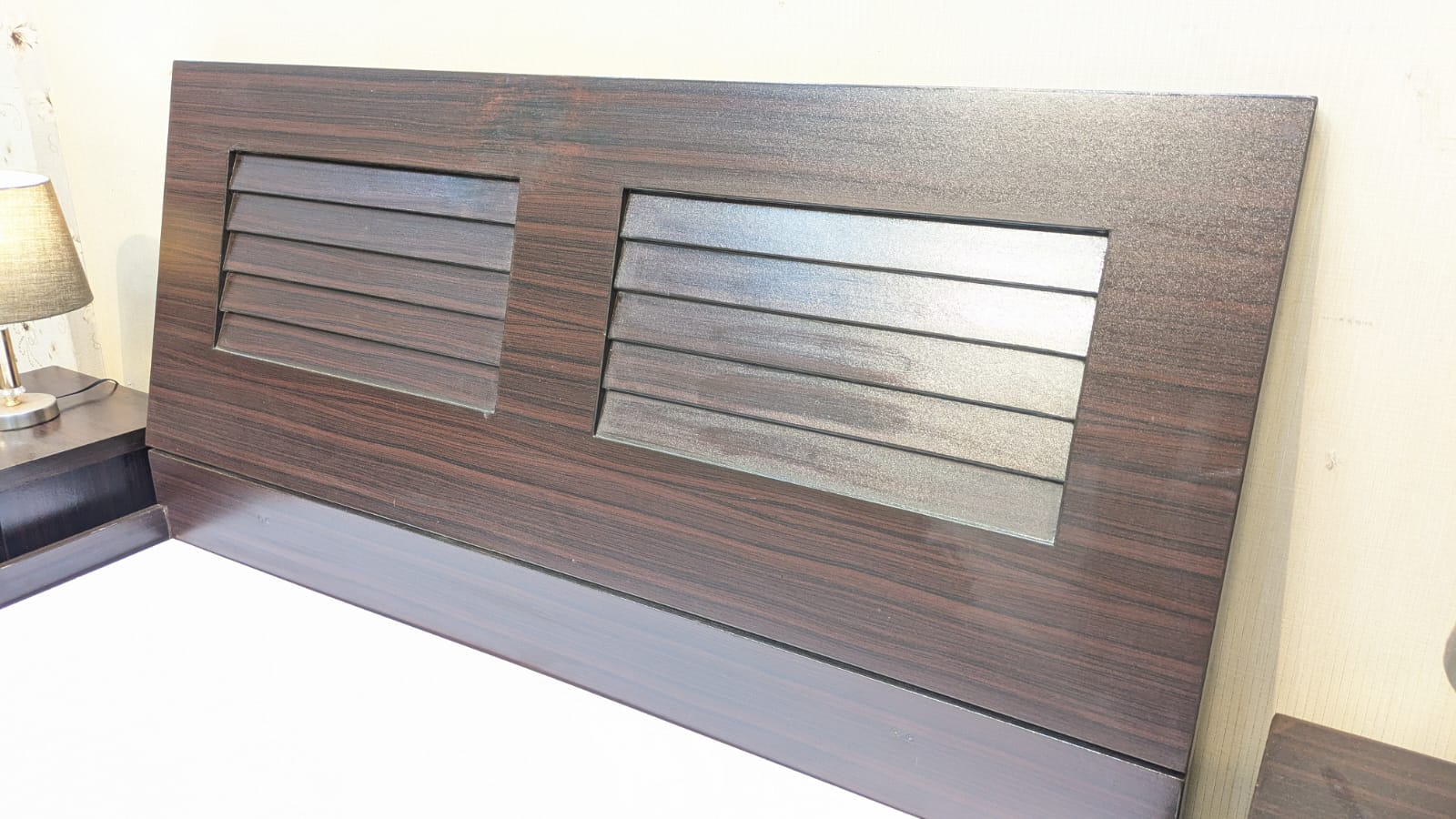 Queen Size Bed With 2 Side Tables