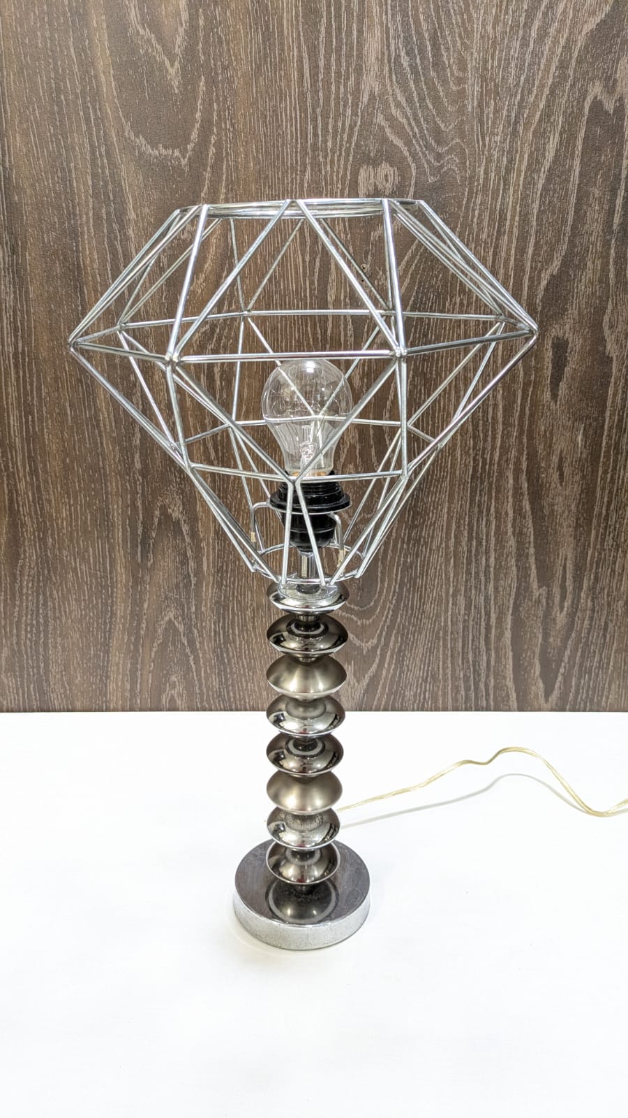 Table lamp