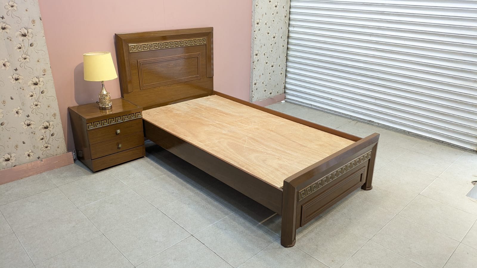 Single Bed With 1 Side Table