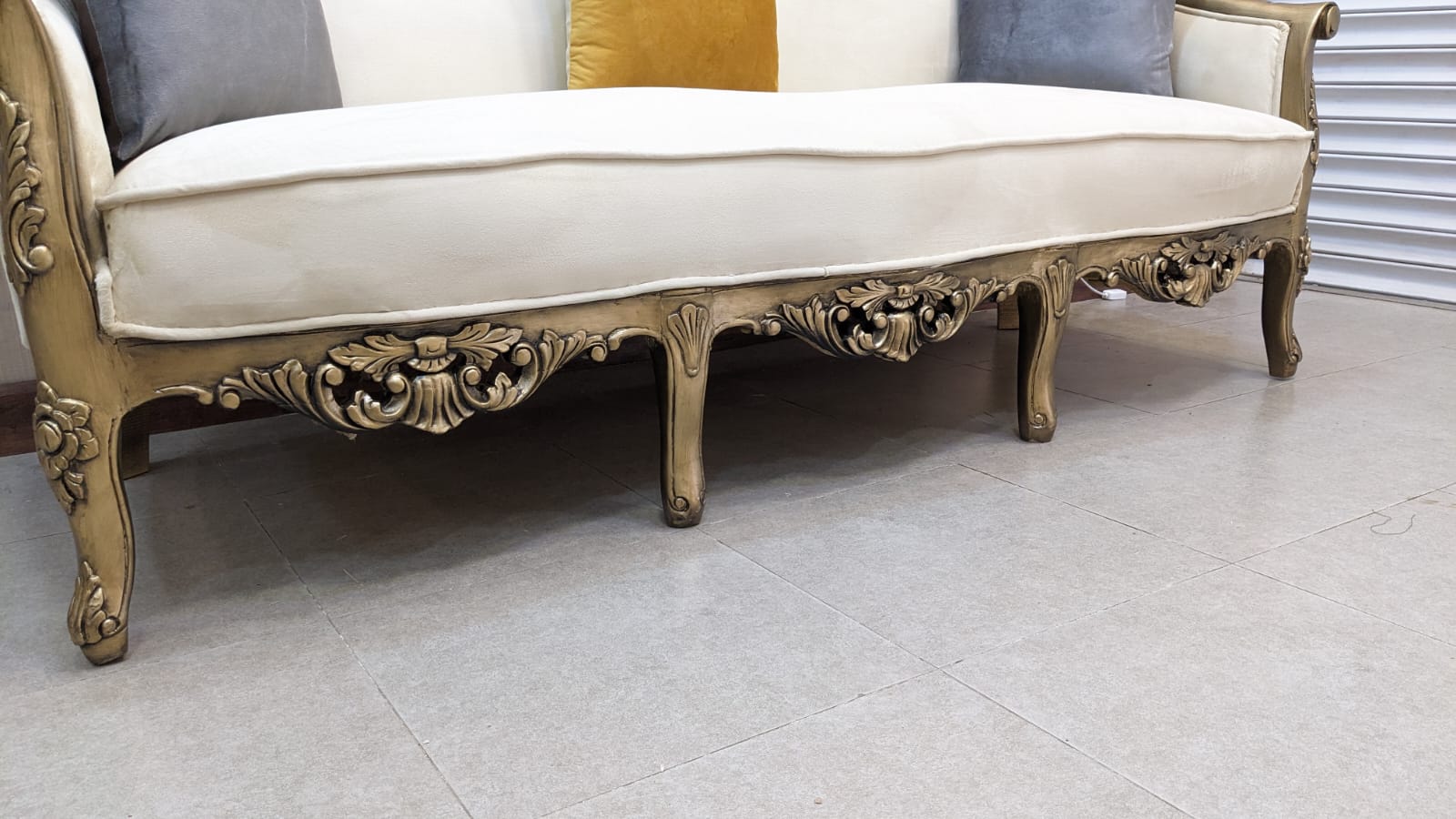 Solid Sheesham Wood 5 Seater Chinioti Sofa Set