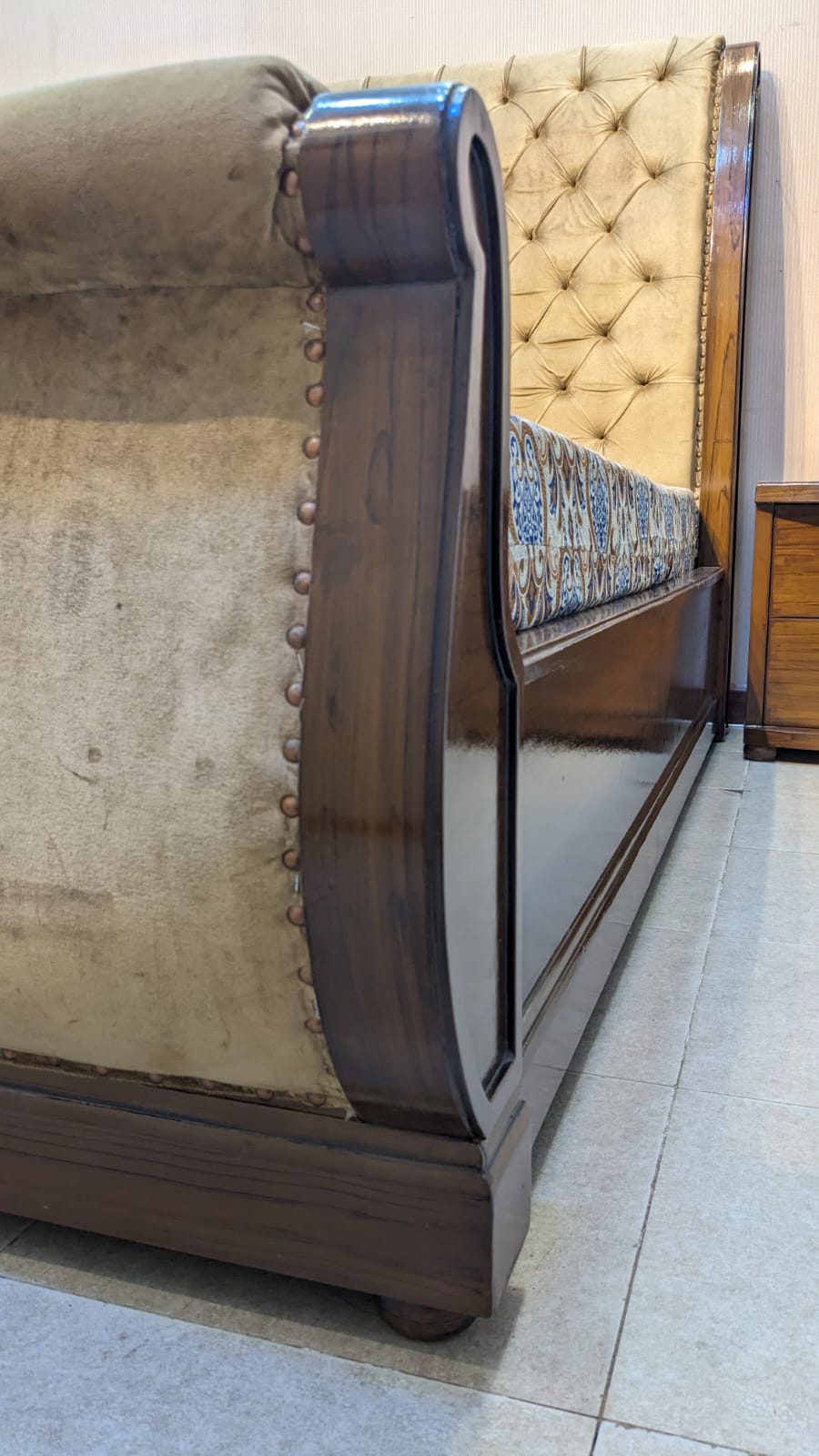 King Size Bed With 2 Side Tables