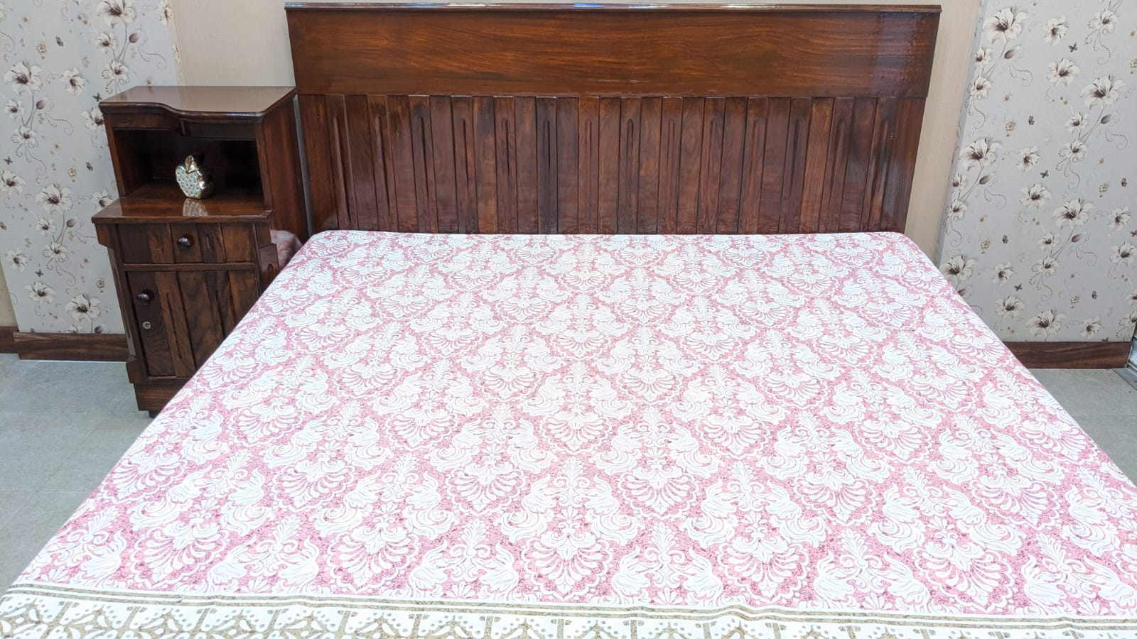 Pure Sheesham Wood King Size Bed with 1 Side Table