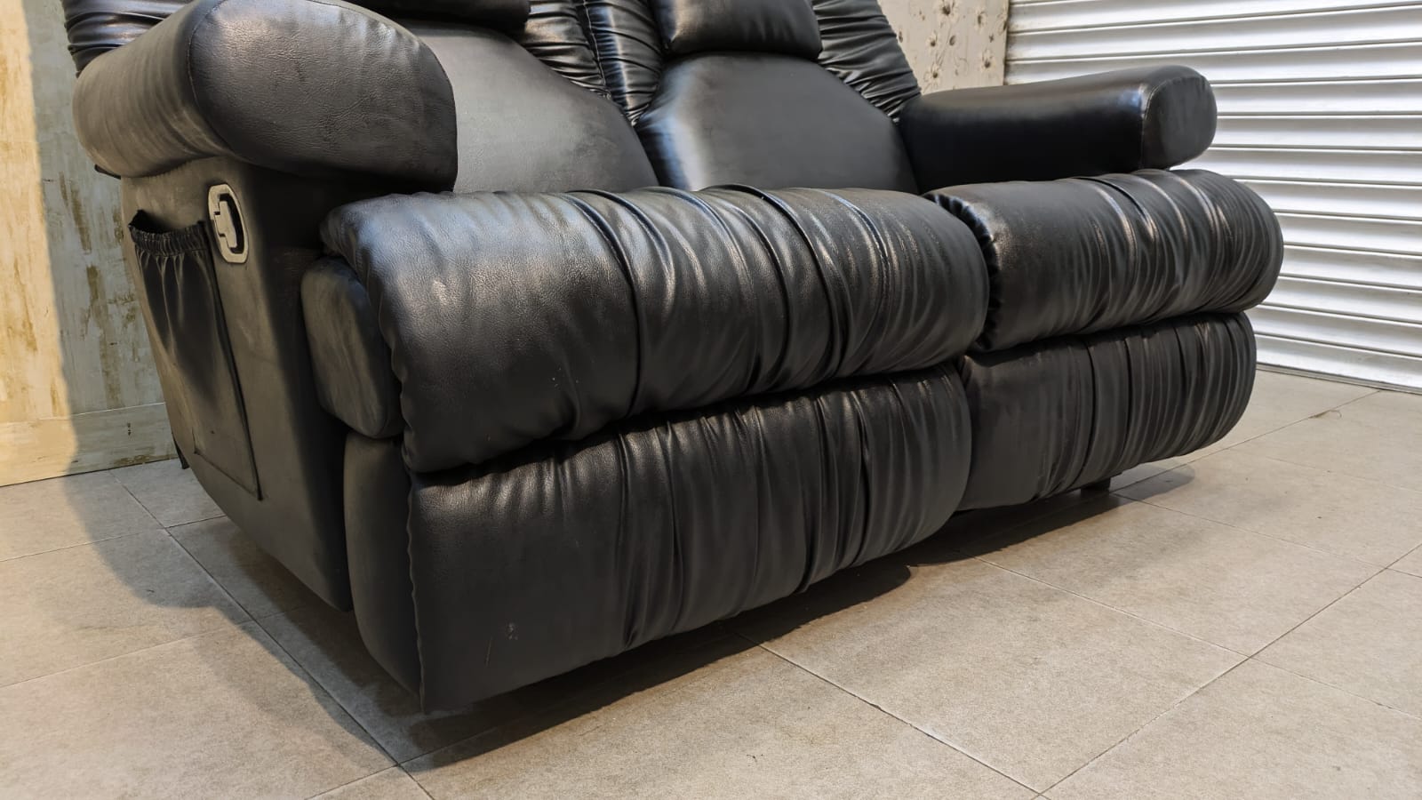 Super Comfortable 2-Seater Recliner Sofa