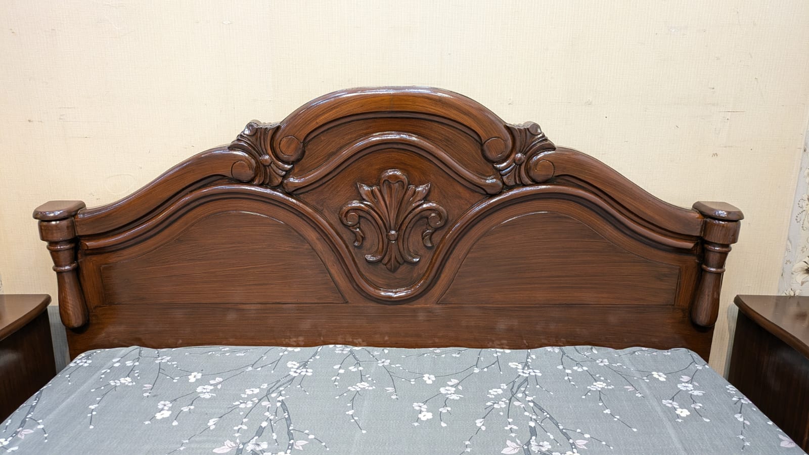 Diyar Wood King Size Bed with 2 Side Tables