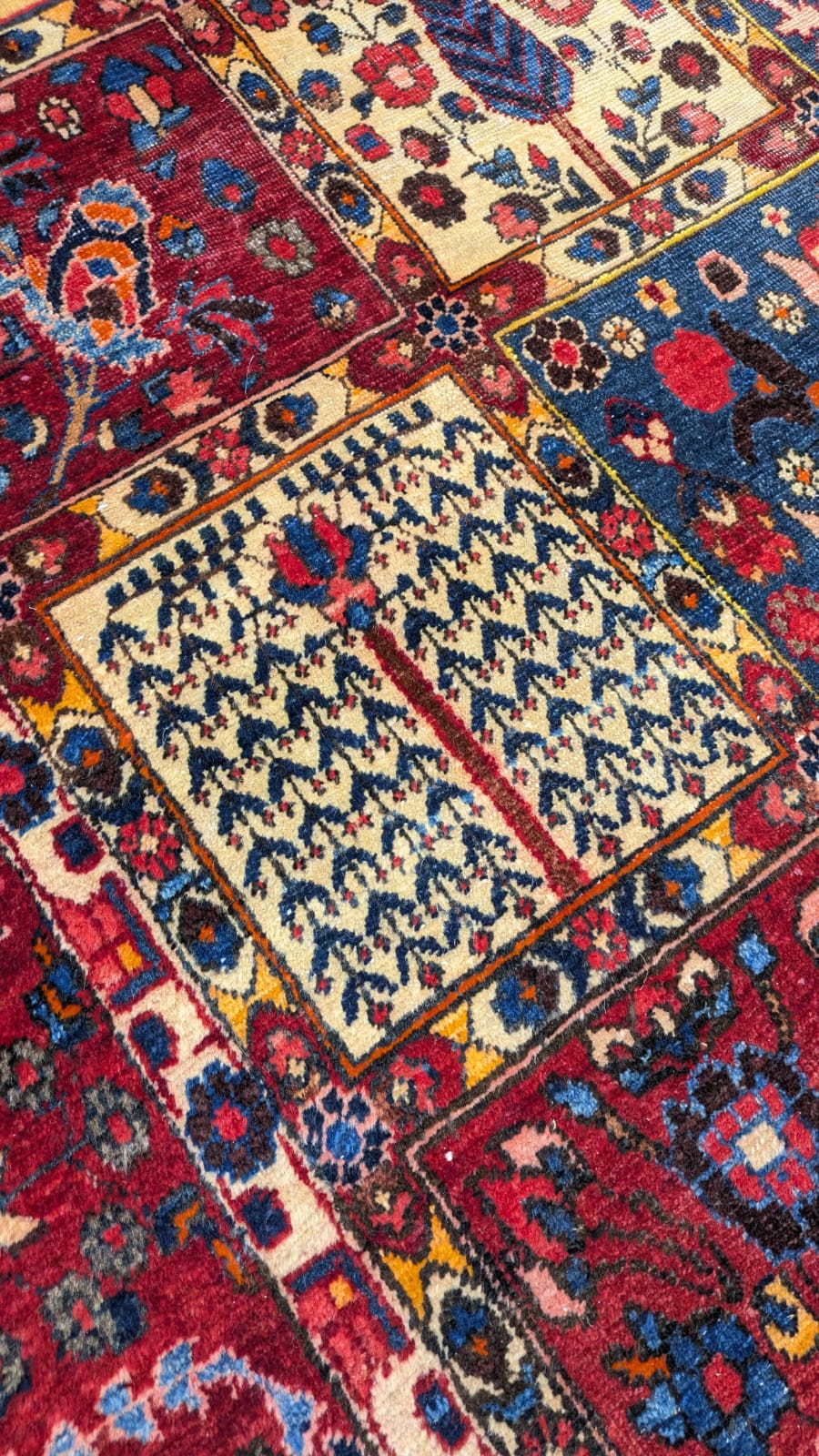 Vintage Bakhtiari Iran Hand Knotted Carpet