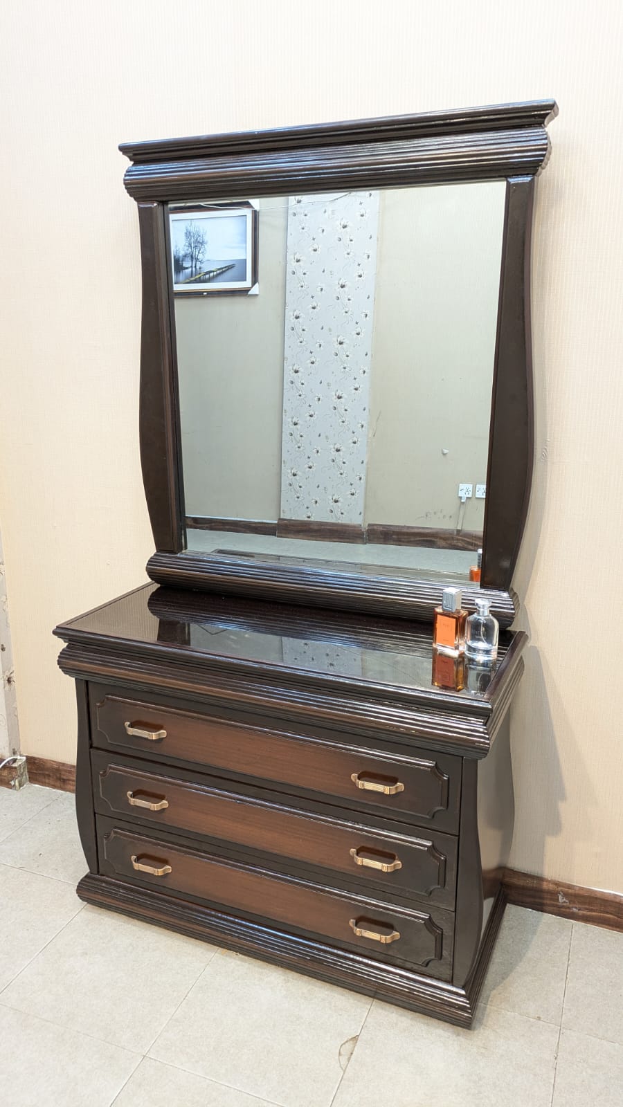 King Size Bed With 2 Side Tables and Dressing Table