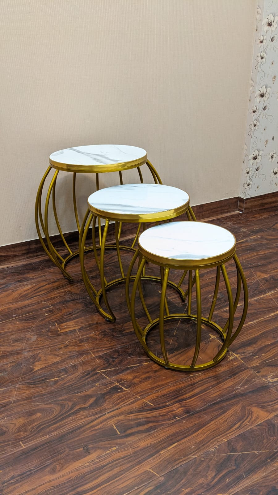 Nesting Tables Set