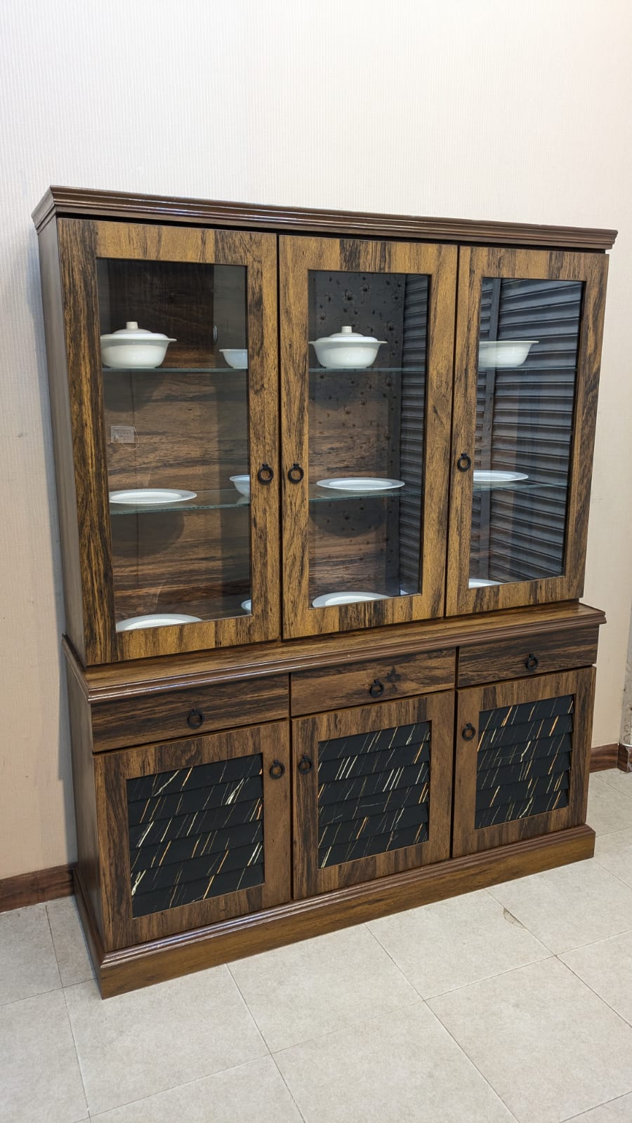 Brand New Crockery Divider