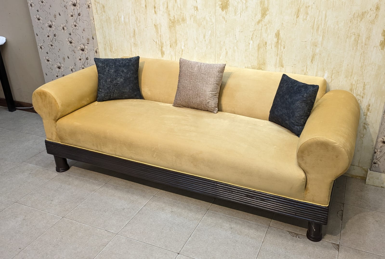 Kalamkaar Furniture – Premium 5 Seater Sofa Set