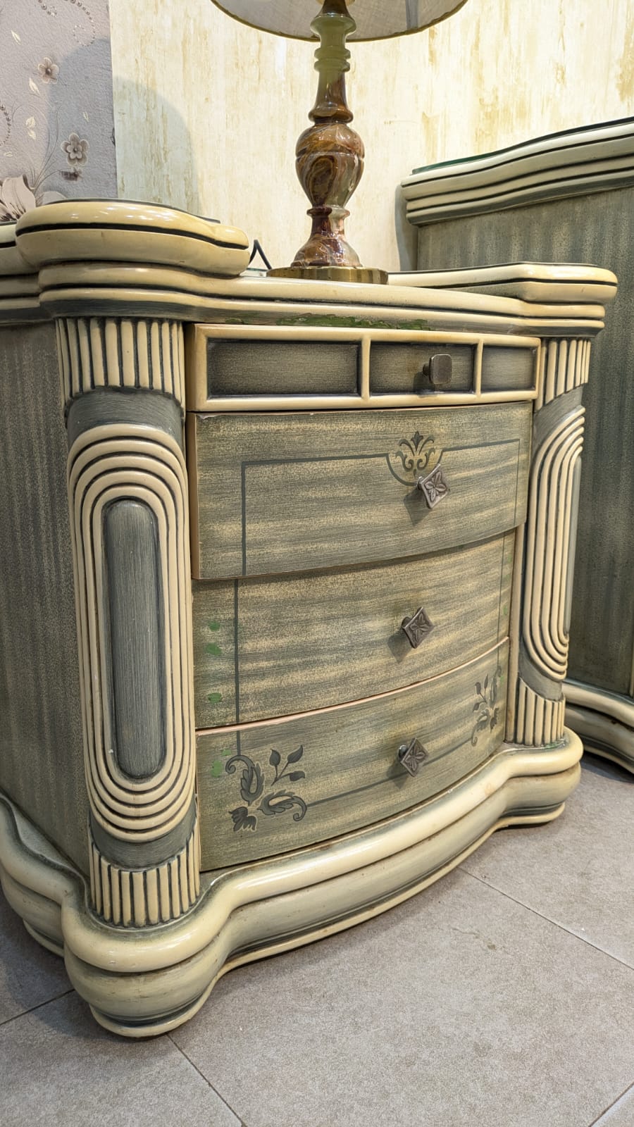 Chester With 2 Side Tables