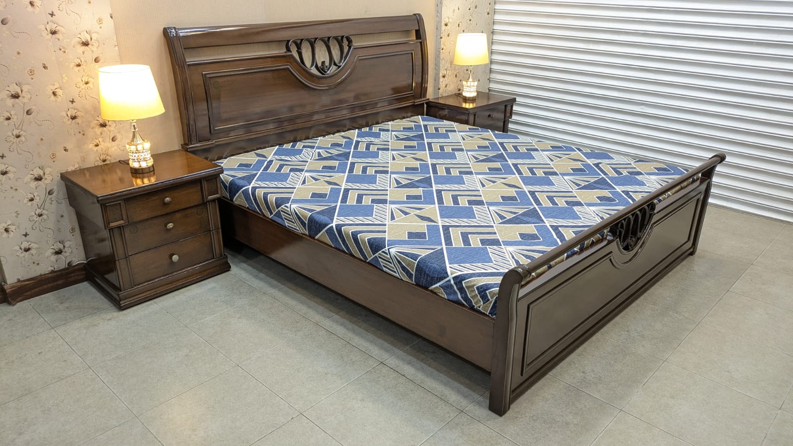 King Size Bed With 2 Side Tables and Dressing Table